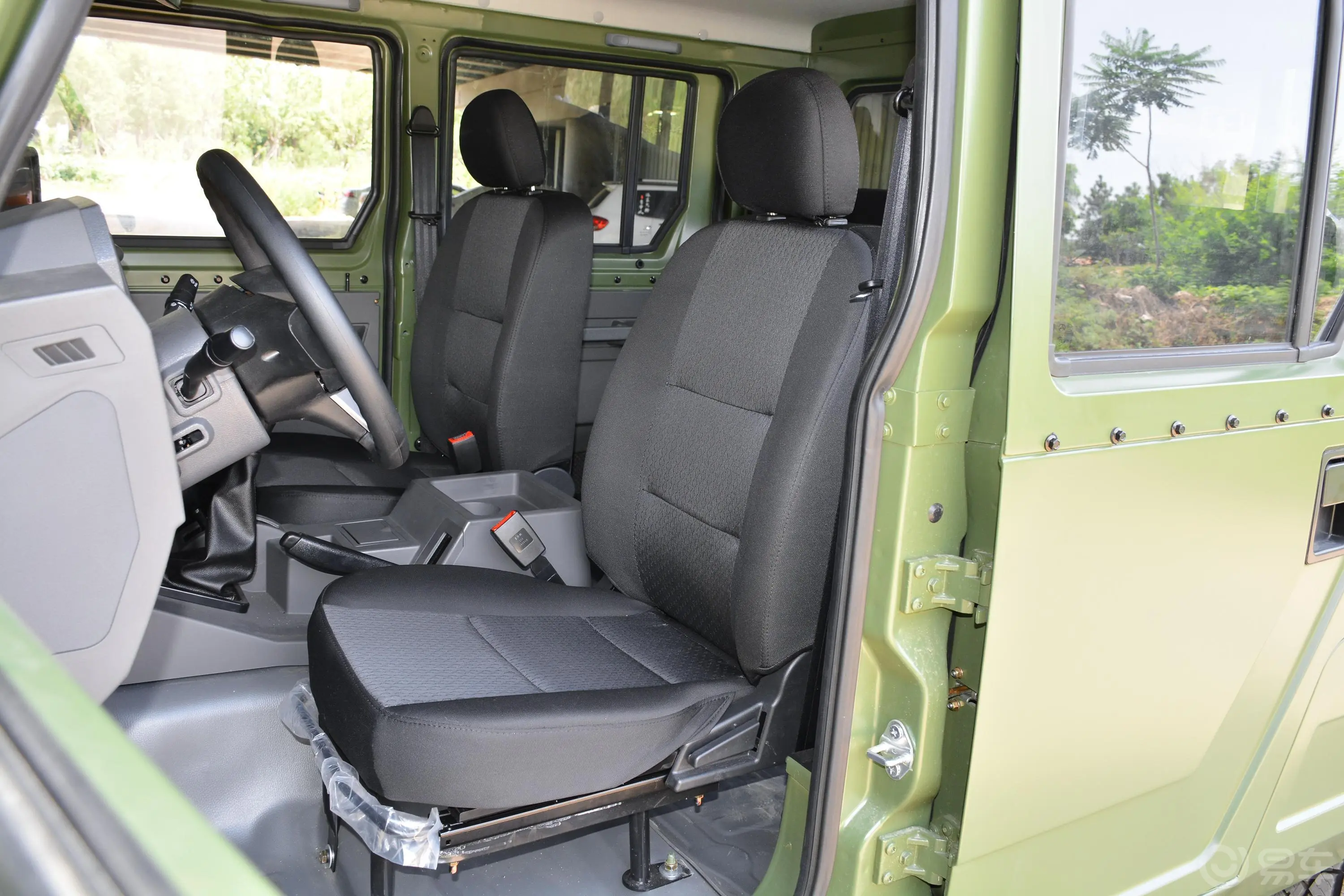 勇士皮卡连体 双排 2.4T 手动 3035轴距 柴油 国VI驾驶员座椅