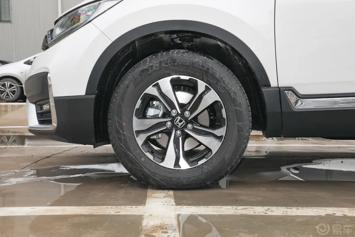 本田CR-V240TURBO CVT 四驱 豪华版前轮毂造型