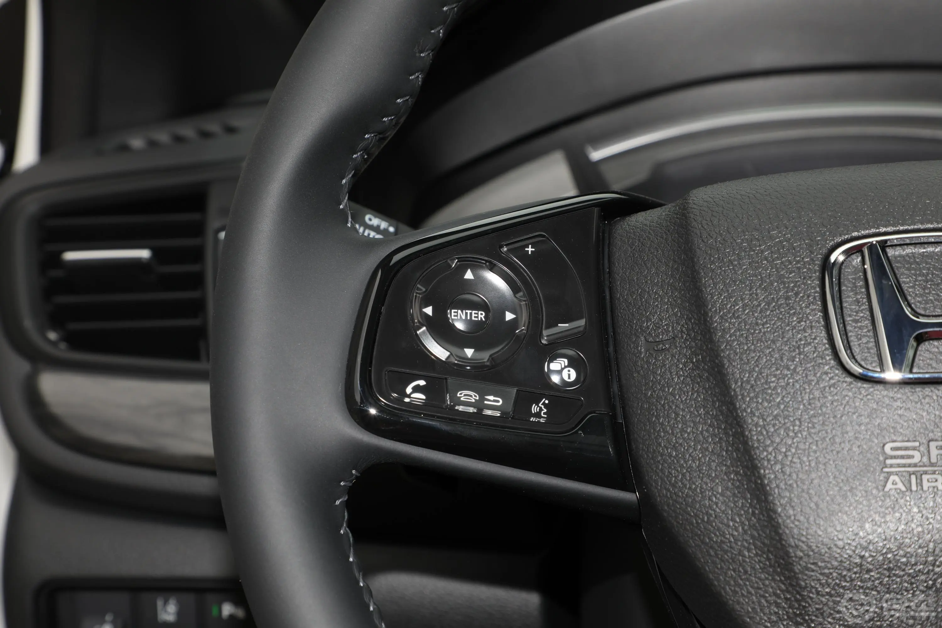 本田CR-V锐·混动 2.0L 两驱 净·黑爵士版左侧方向盘功能按键