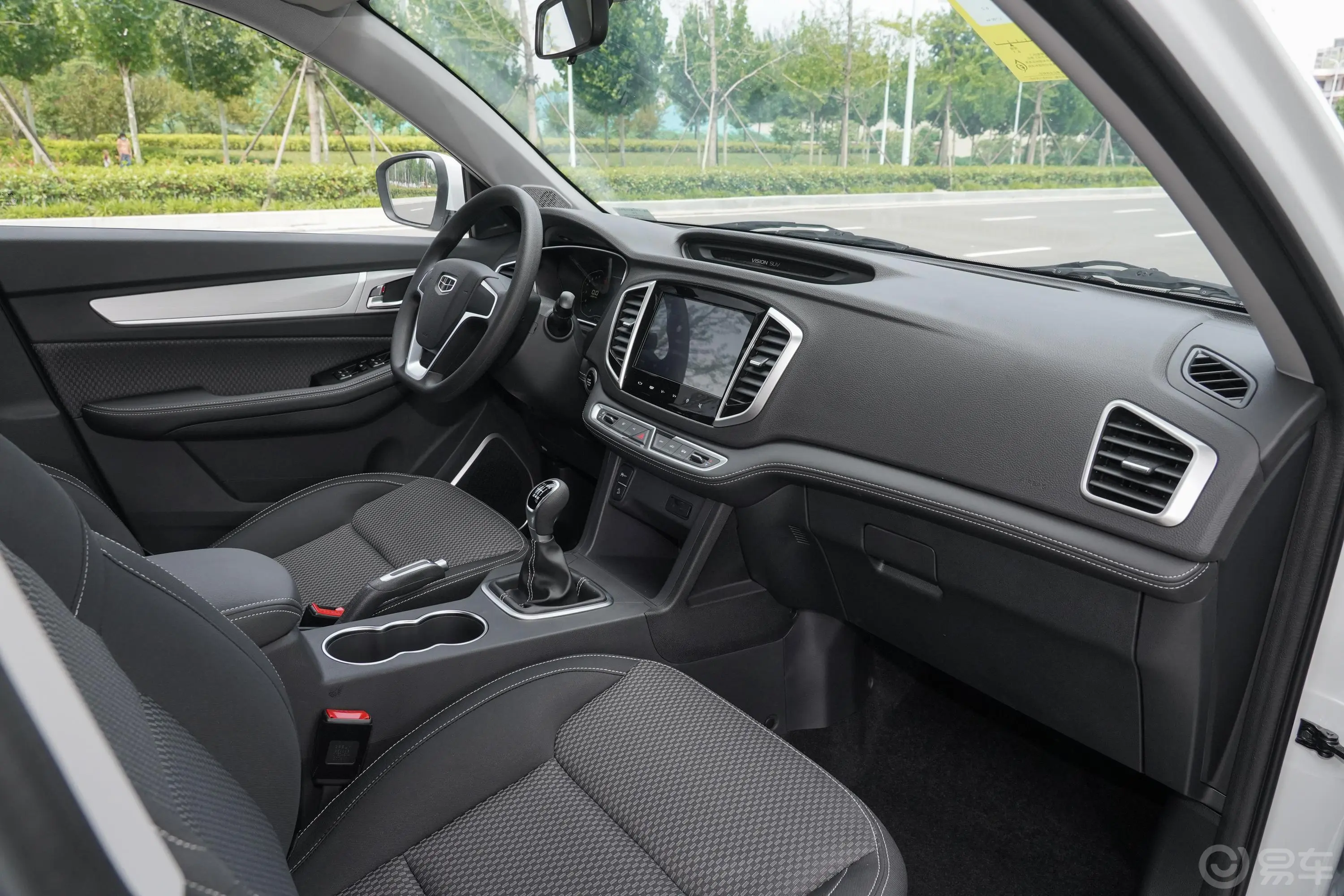 远景X61.4T 手动 舒适型内饰全景副驾驶员方向