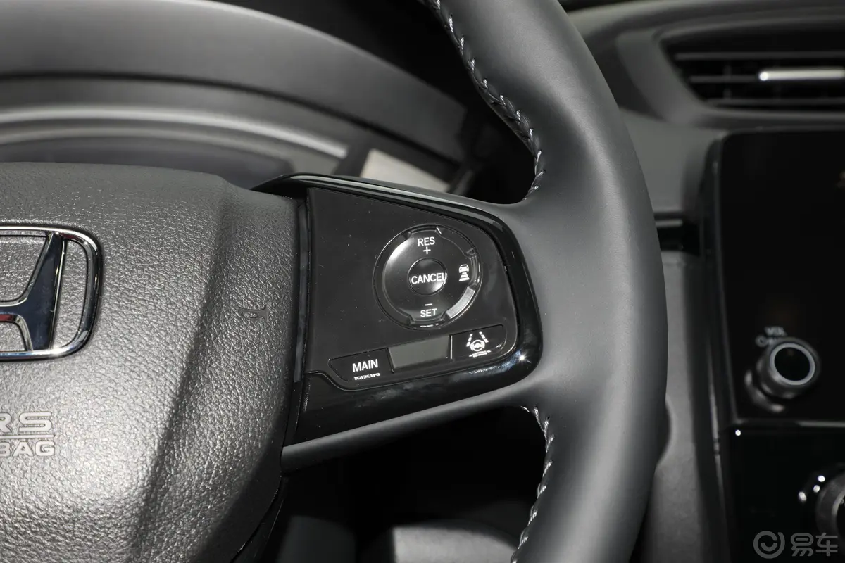 本田CR-V锐·混动 2.0L 两驱 净·黑爵士版右侧方向盘功能按键