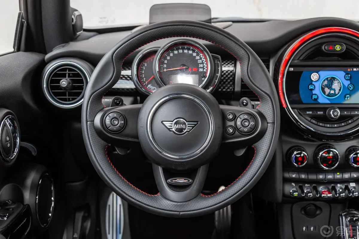 MINI JCW2.0T ALL-IN内饰