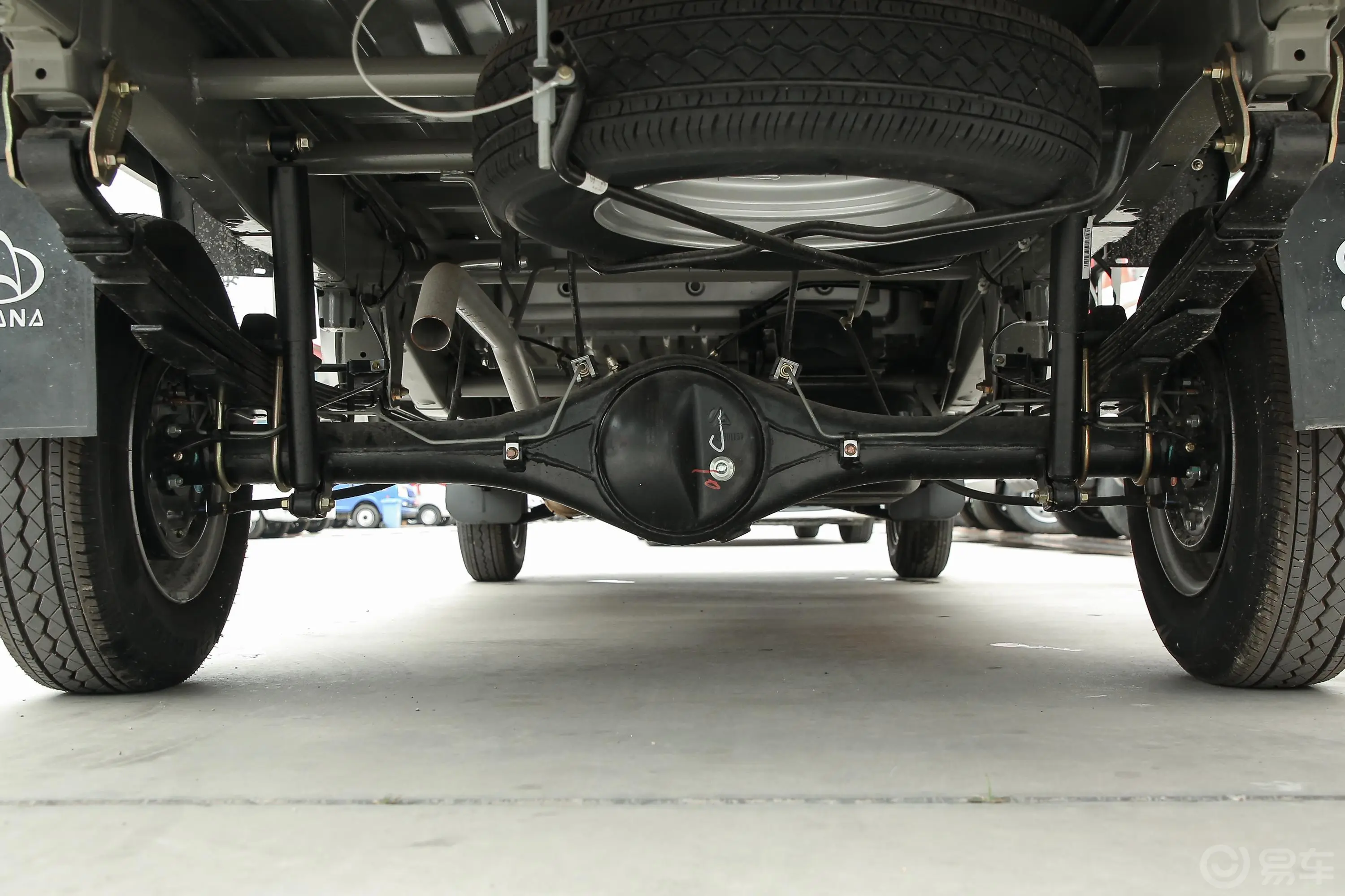 新豹T3载货汽车N1 1.2L 双排单后轮 舒适版(5.285米)SC1031TFS6B1 汽油 国Ⅵ外观
