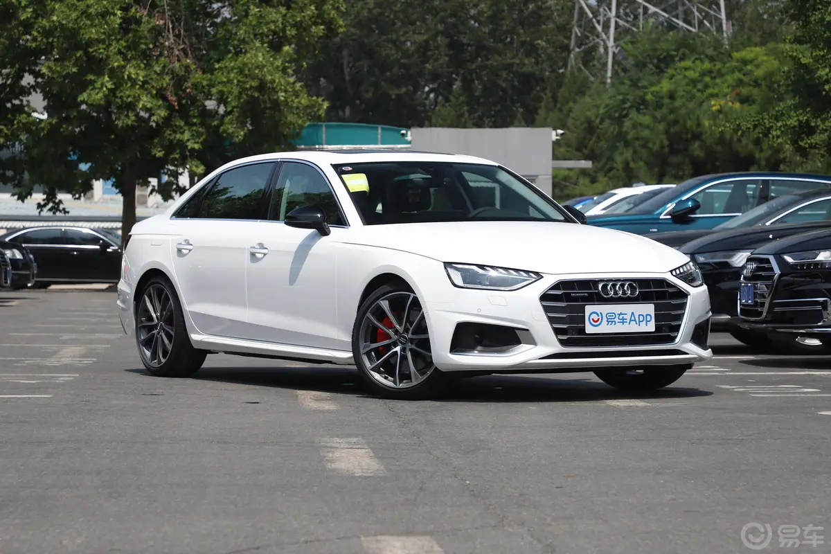 奥迪A4L45 TFSI quattro 臻选致雅型外观