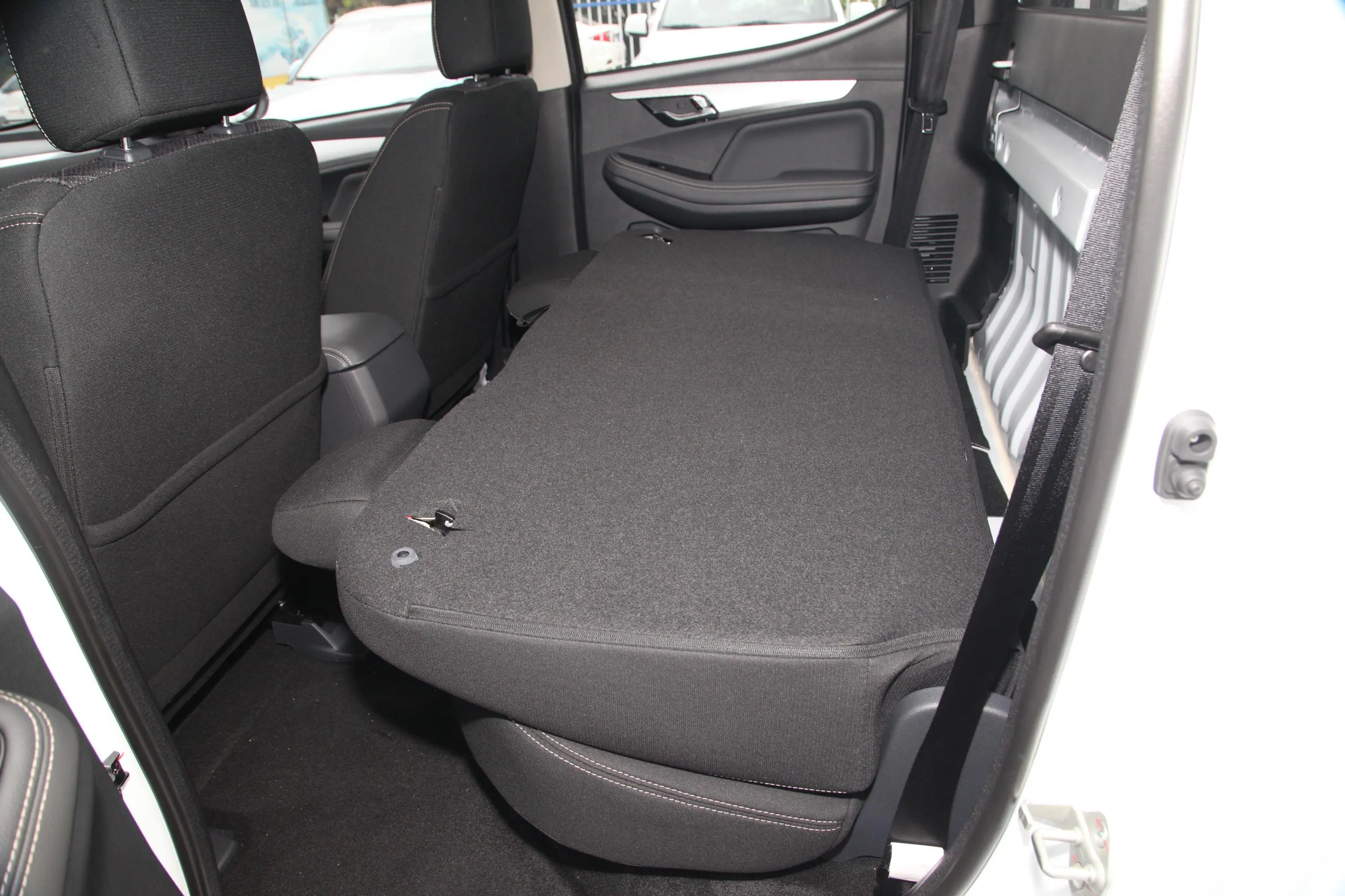 瑞迈S改款 加长版 2.5T 手动四驱领航版 柴油 国VI后排空间
