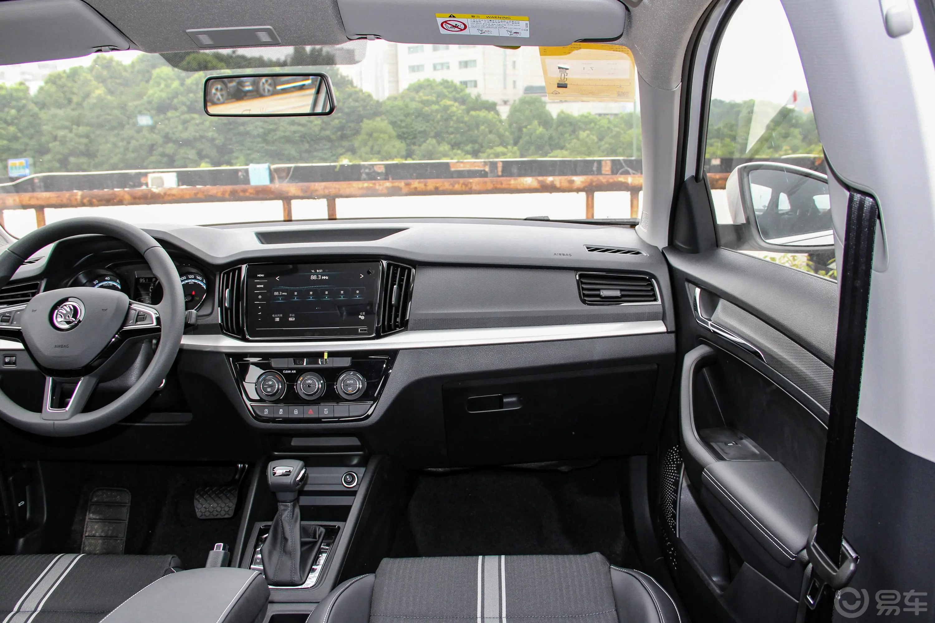 柯米克改款 GT TSI230 双离合 舒适版副驾驶位区域