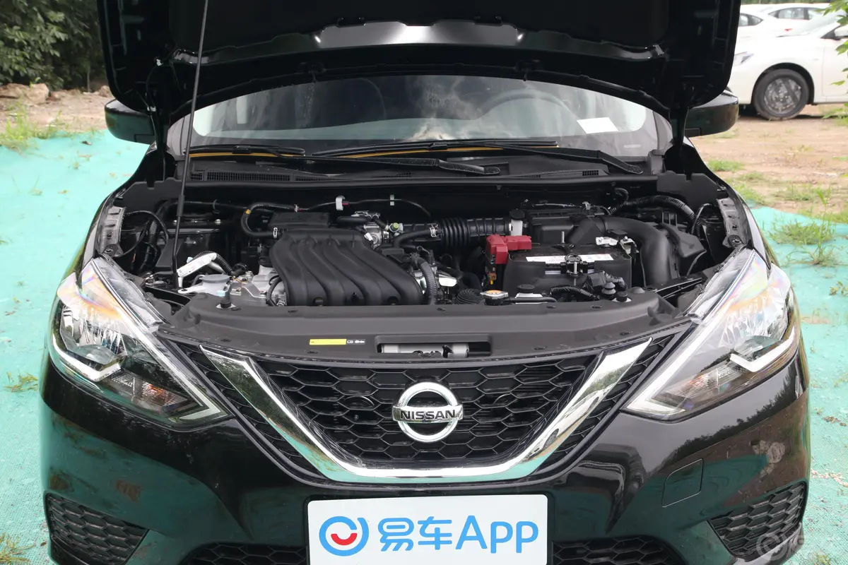 轩逸经典 1.6XE CVT 舒适版发动机舱整体