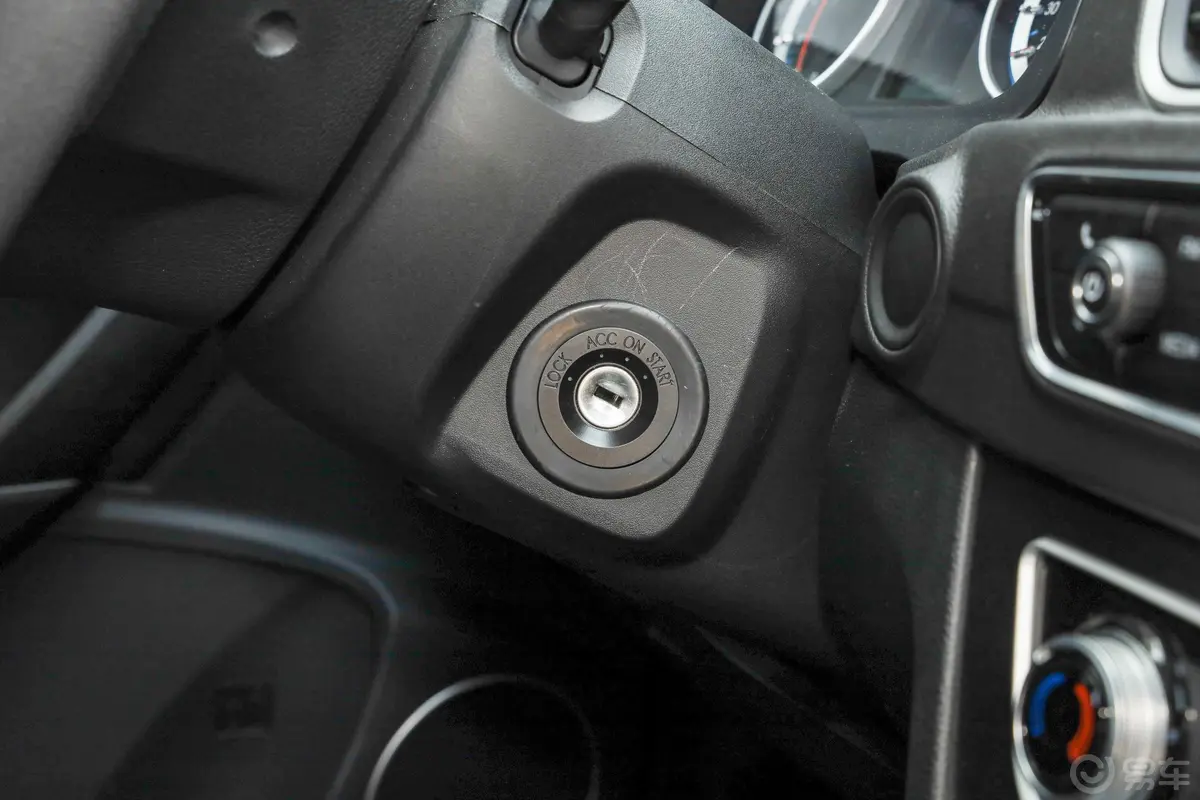 风行S50 EV运营型钥匙孔或一键启动按键