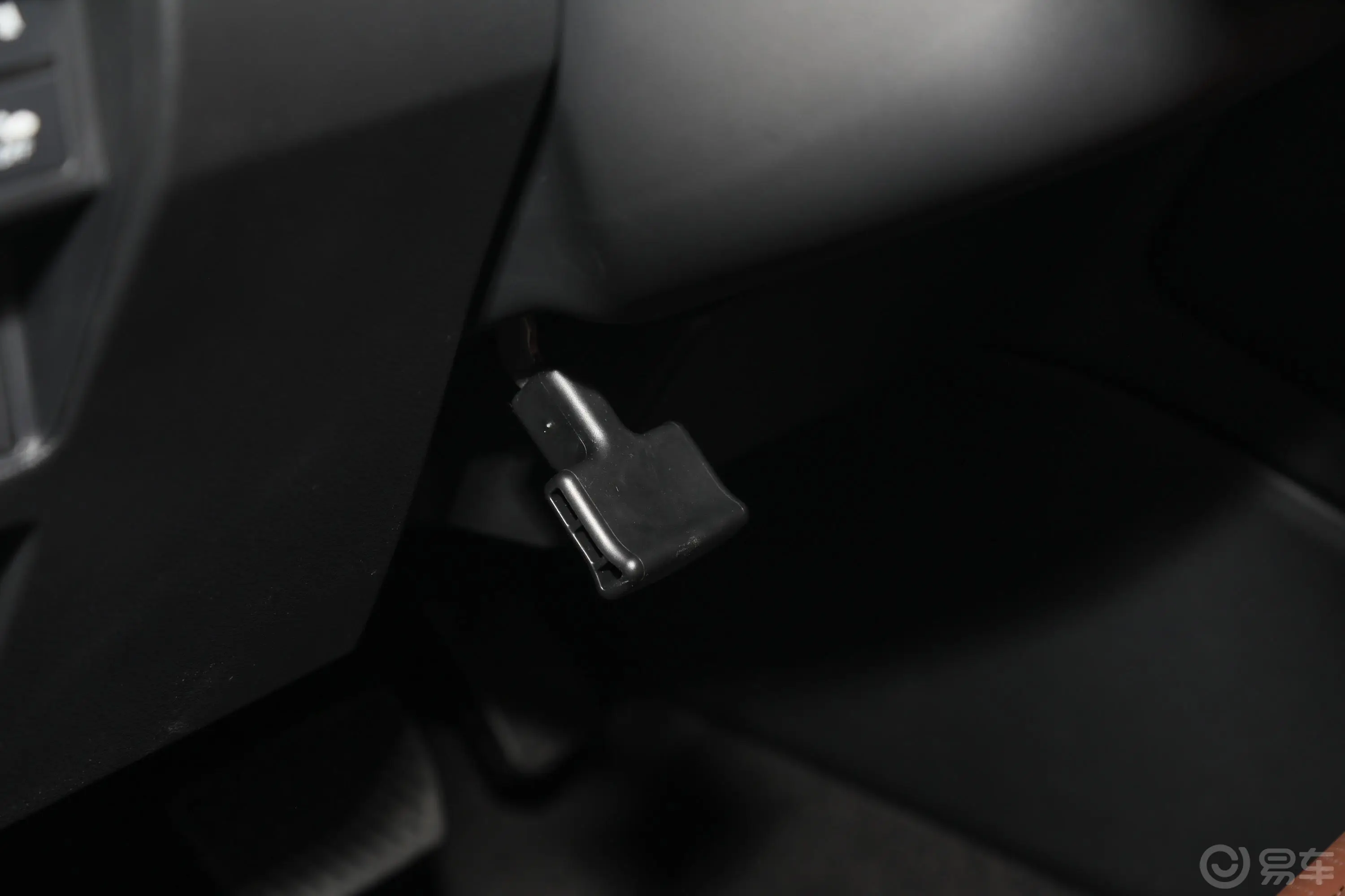 本田CR-V锐·混动 2.0L 四驱 净享版方向盘调节