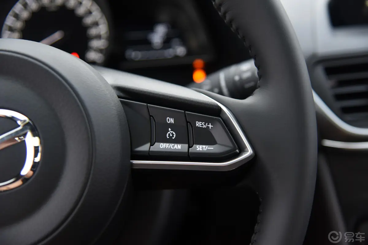 马自达CX-42.0L 手自一体 两驱 蓝天品位版右侧方向盘功能按键