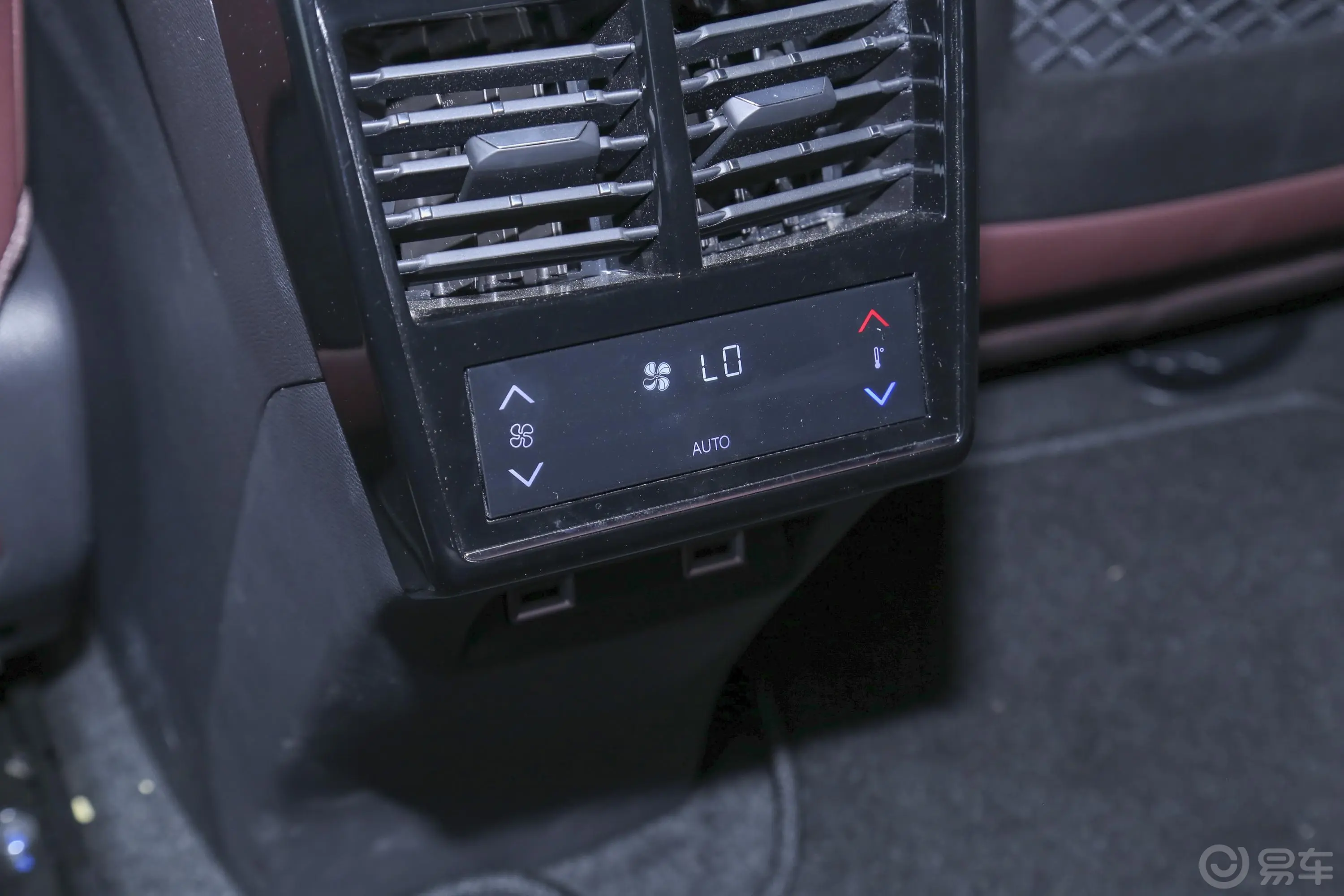DS 745THP 运动版后排空调控制键