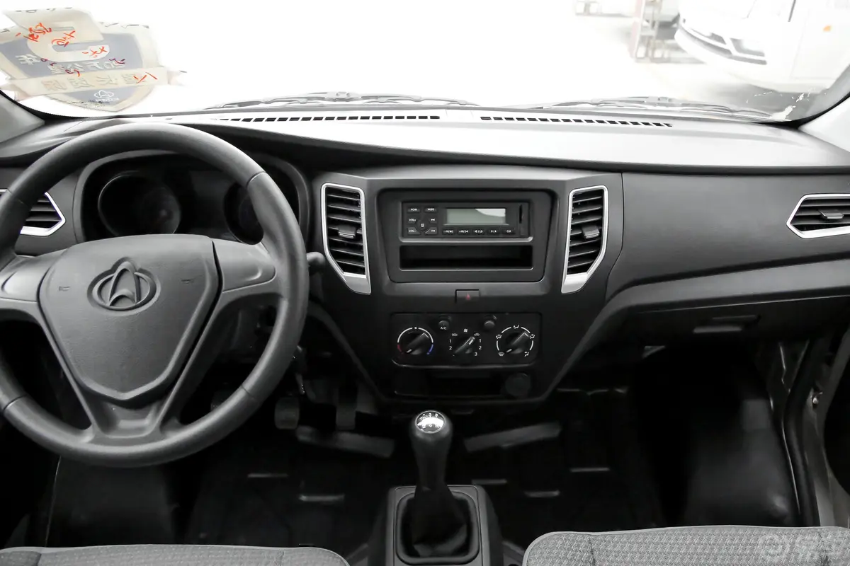 新豹T5载货汽车N1 1.5L 单排单后轮 舒适版(5.3米长)SC1031NGD62 汽油 国Ⅵ驾驶员侧前车门