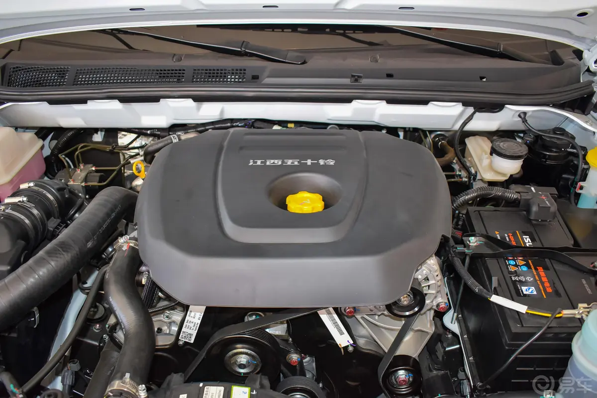 瑞迈S标轴版 2.5T 手动 四驱 旗舰版 柴油 国VI发动机特写