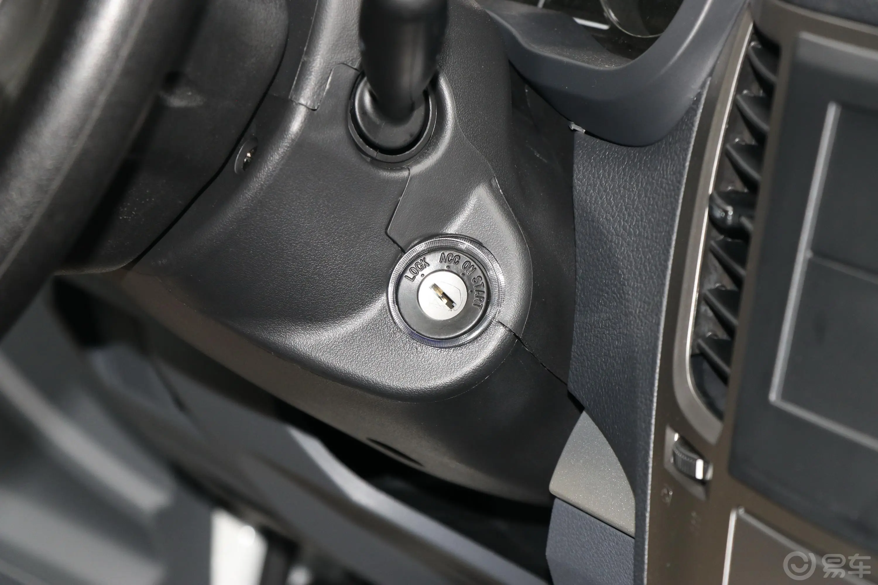 小老虎1.5T 手动大双舒适版 汽油钥匙孔或一键启动按键