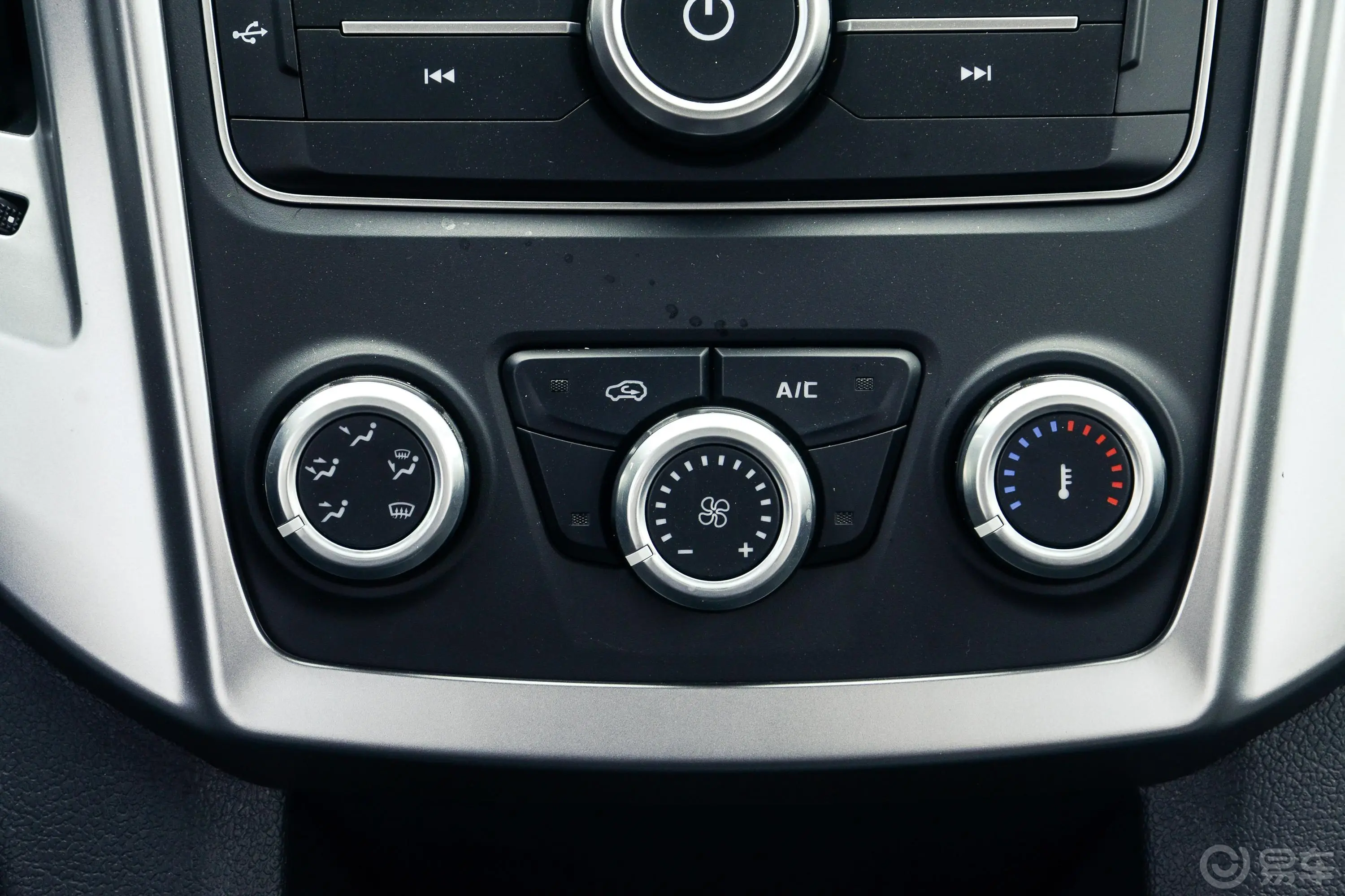宝典1.8T 手动 四驱 标轴舒享版 汽油空调