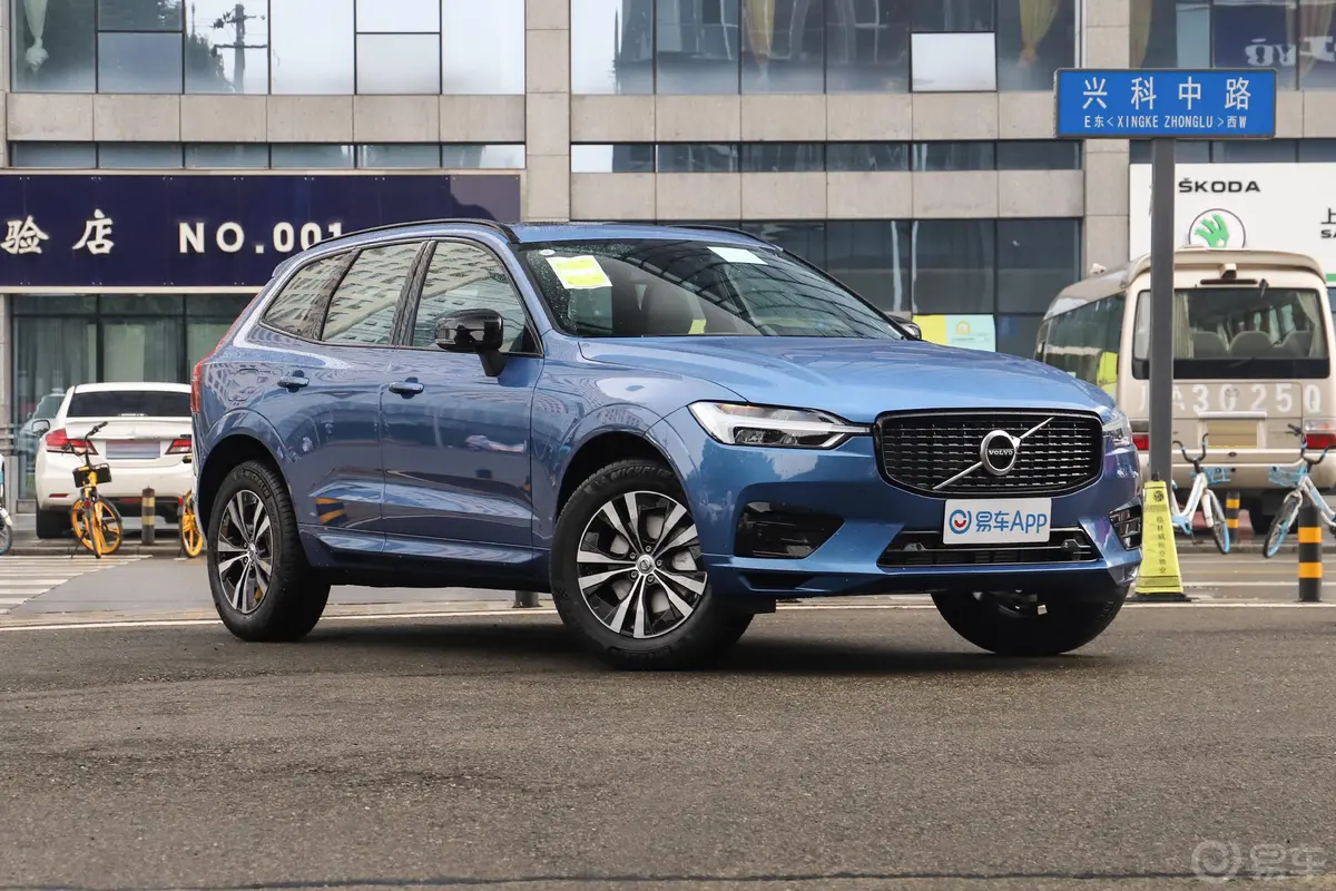 沃尔沃XC60T5 四驱 智逸运动版前轮毂造型