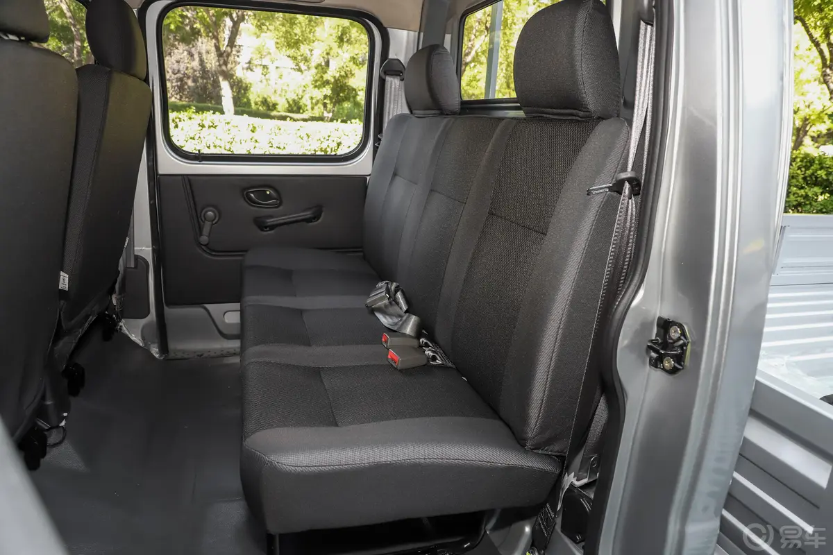 神骐T201.6L 手动 双排标准式运输车 标准型 CNG 国VI后排座椅