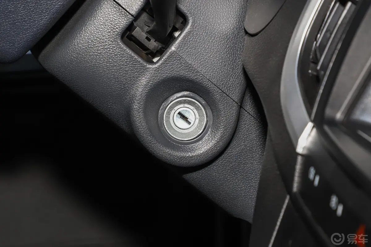 神骐T201.6L 手动 双排标准式运输车 标准型 CNG 国VI钥匙孔或一键启动按键