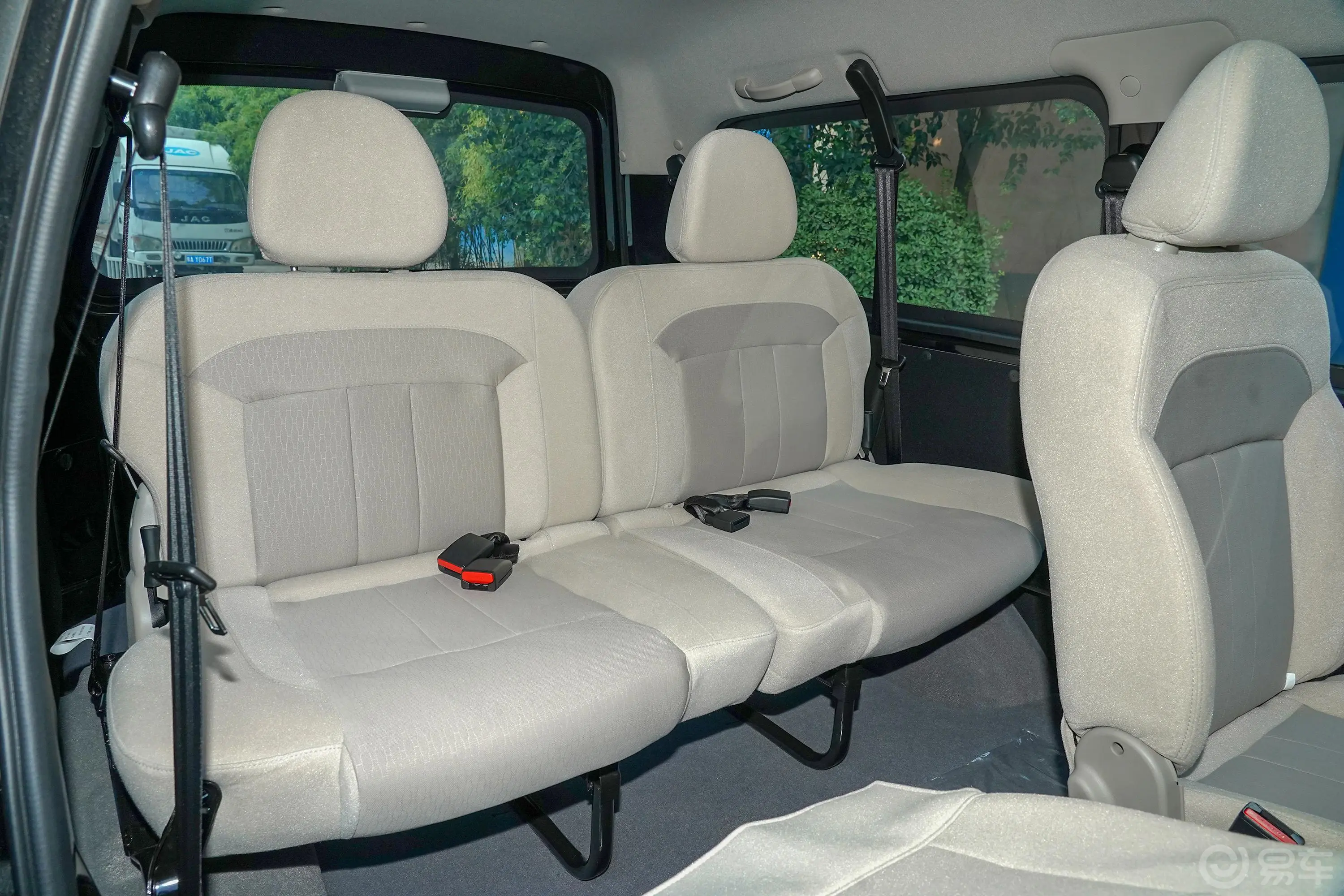 菱智M5L 1.6L 手动 基本型 7座 国VI第三排座椅