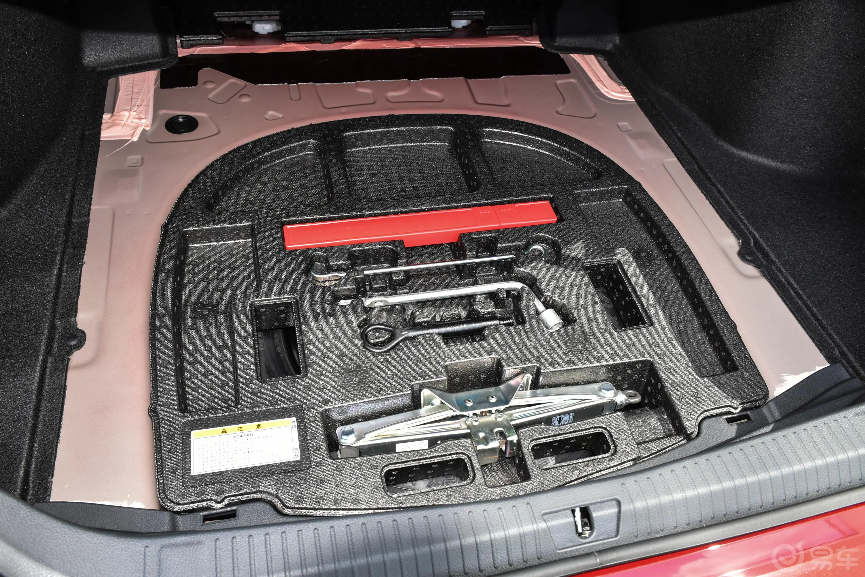 亚洲龙2.5L 手自一体 Touring尊贵 SPORT版 国VI随车工具