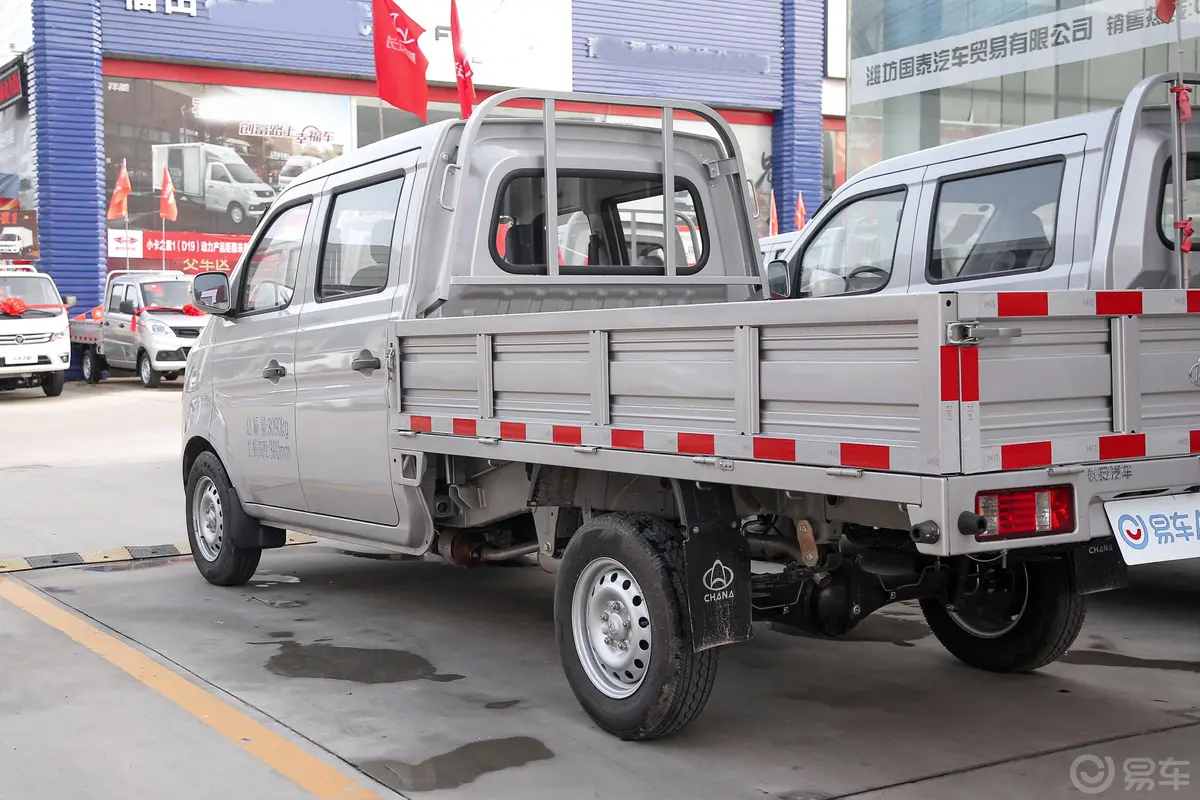 新豹T3载货汽车N1 1.5L 双排单后轮 舒适版 SC1031TMS6A1 汽油 国VI外观