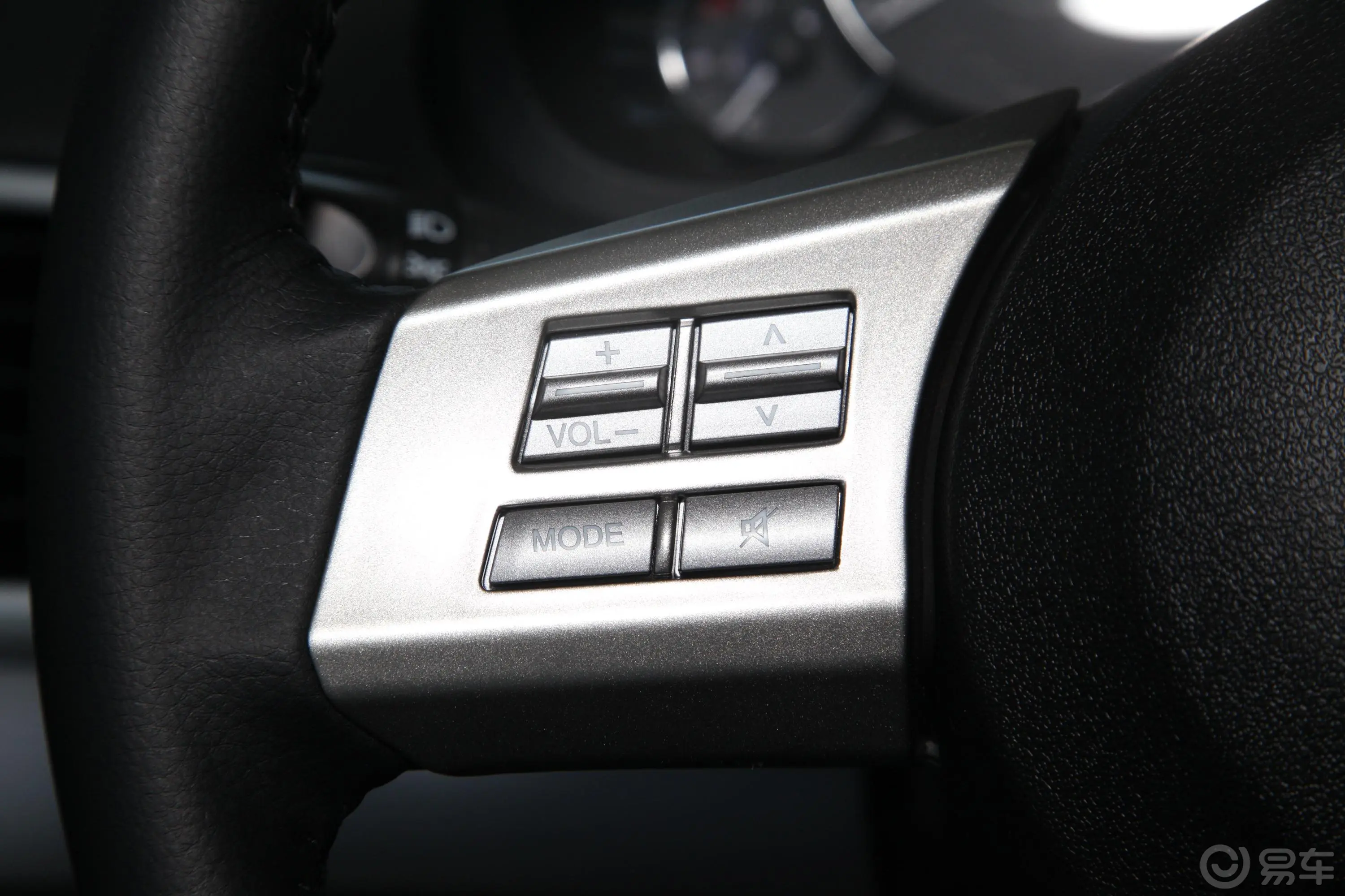 威虎越野版 1.5T 手动两驱大双平底货箱标准型 汽油 国VI左侧方向盘功能按键