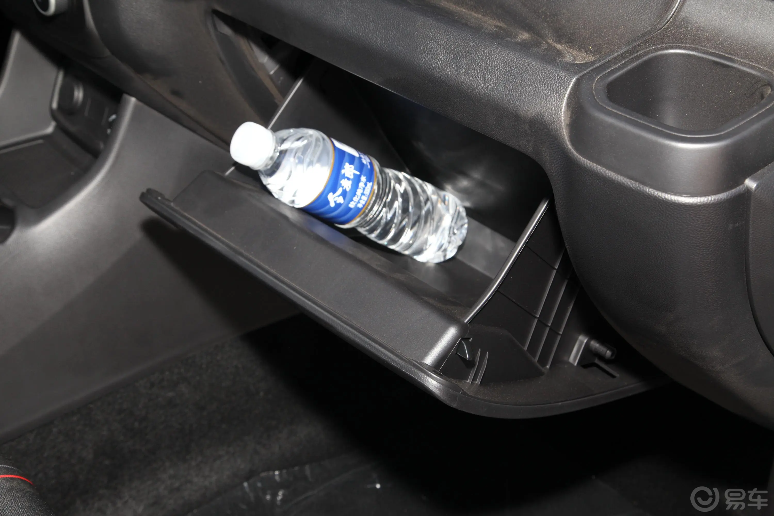 长安欧尚X70A改款 1.5L 手动 基本型内饰