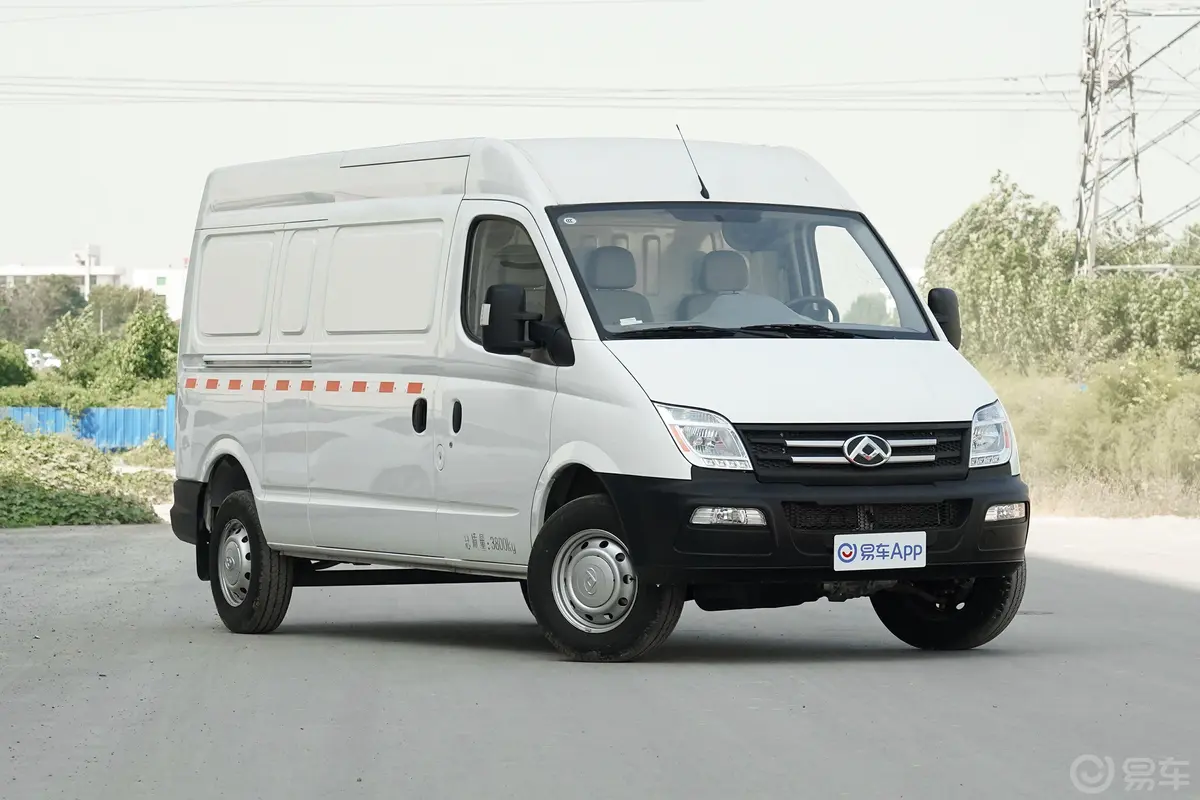 新途V80经典款 VAN 2.5T 手动 长轴中顶 2/3座 国V