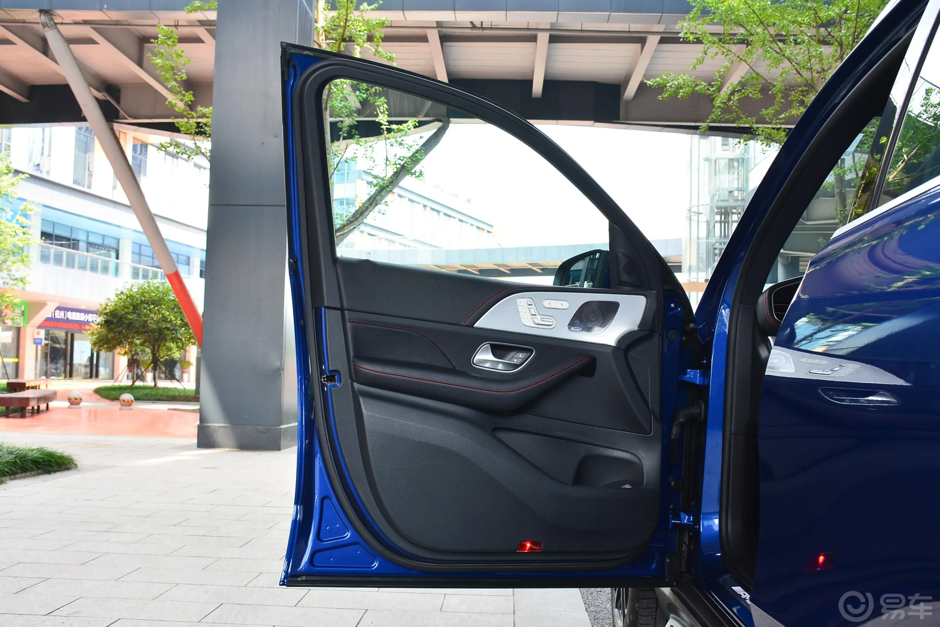奔驰GLE AMGAMG GLE 53 4MATIC+内饰