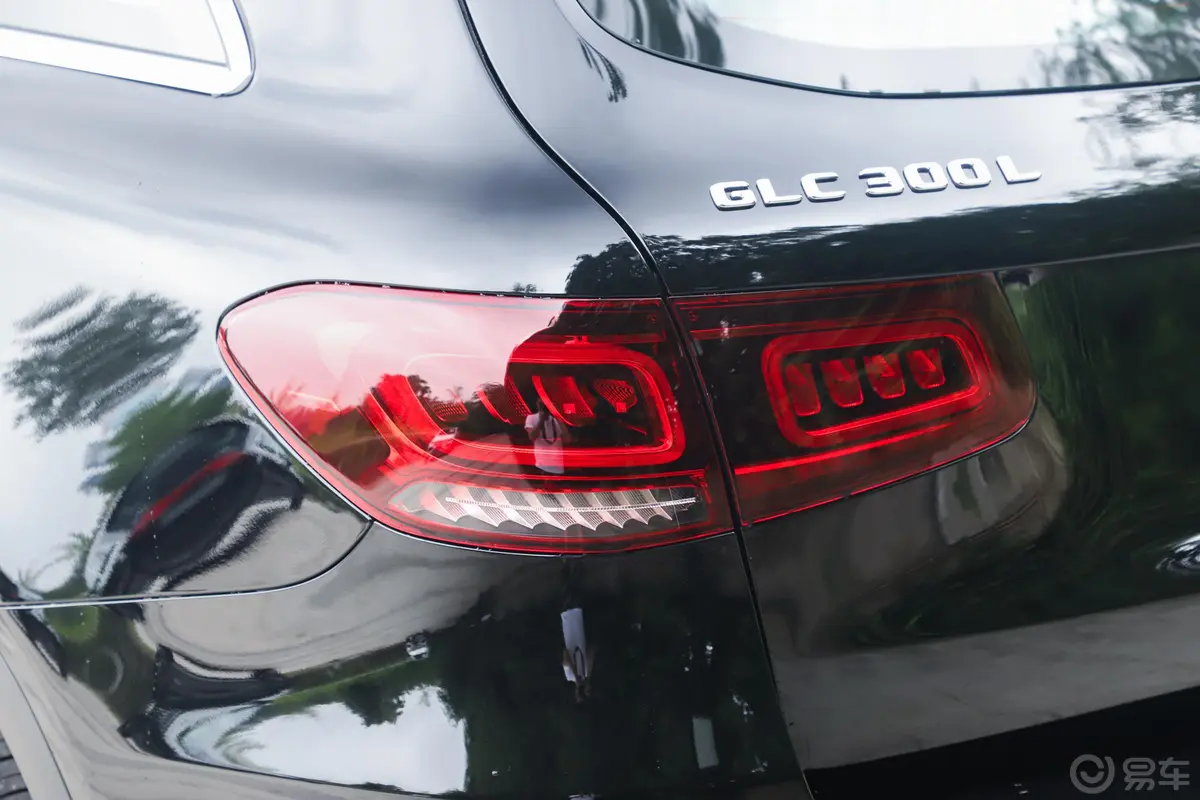 奔驰GLC改款 GLC 300 L 4MATIC 动感型外观