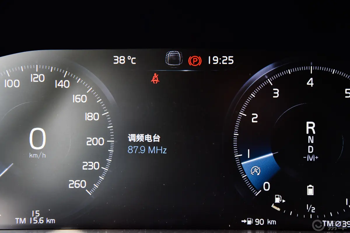 沃尔沃XC90B6 智逸豪华版 7座内饰