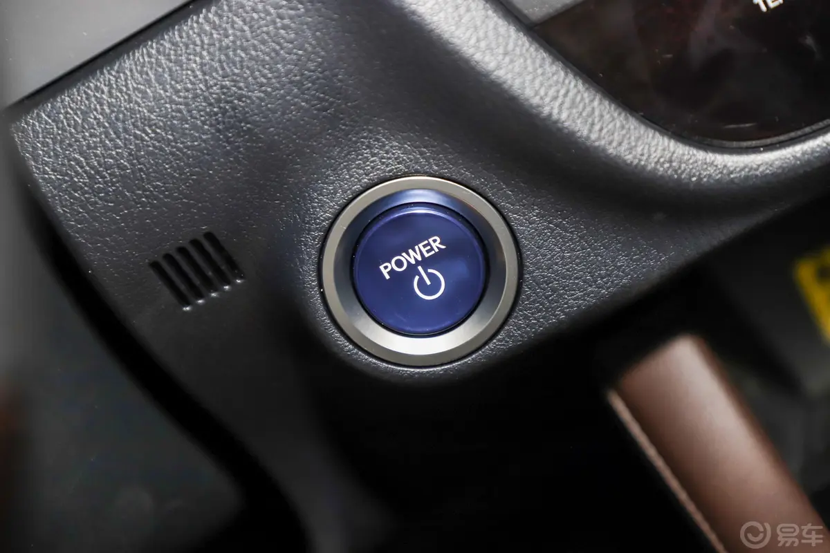 雷克萨斯RX改款 450h 豪华版钥匙孔或一键启动按键