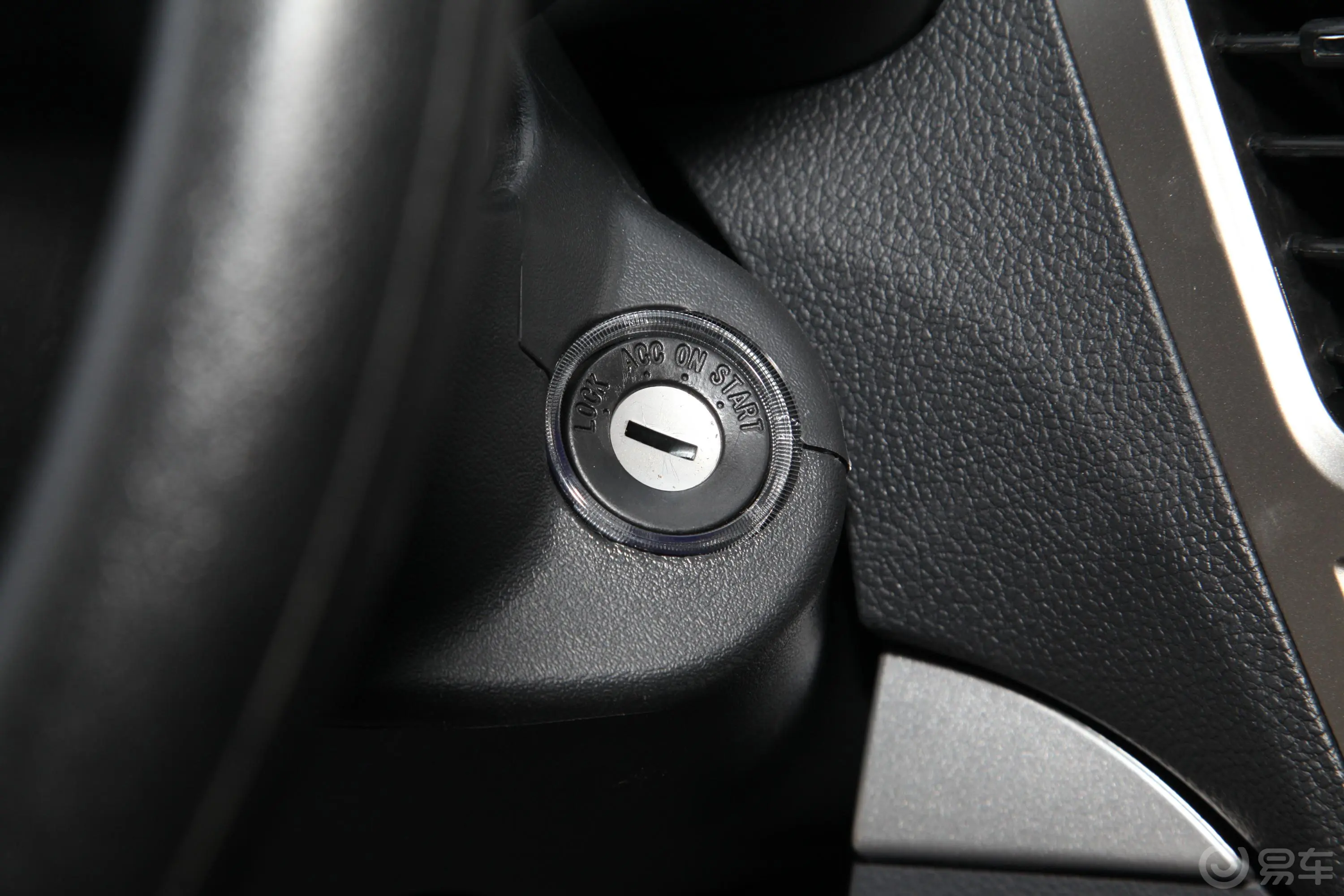 小老虎1.5T  手动三开门舒适版 汽油钥匙孔或一键启动按键