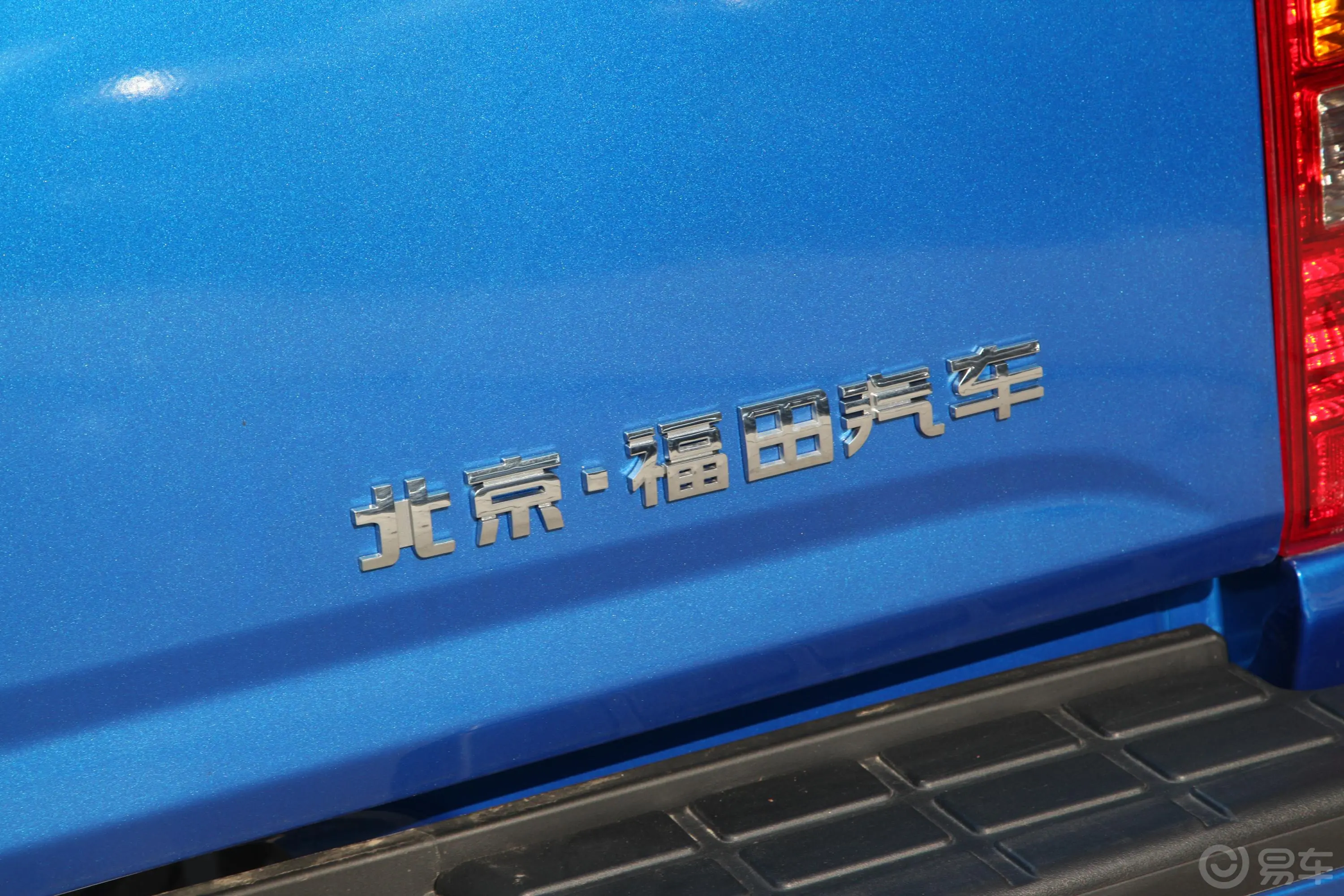 福田征服者32.0T 手动 两驱 标轴 乐享型 柴油外观