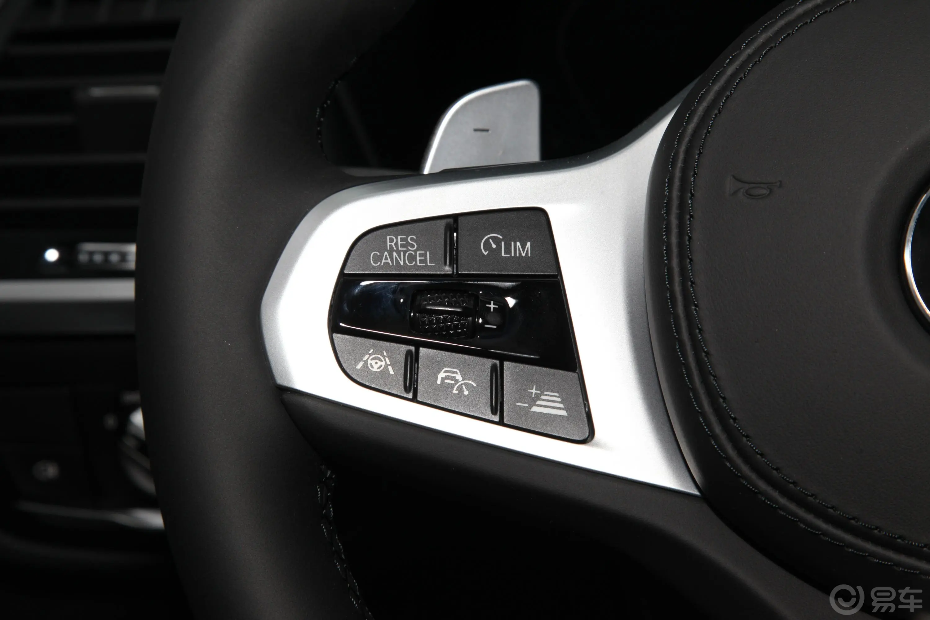 宝马X3xDrive 30i 领先型 M运动套装左侧方向盘功能按键