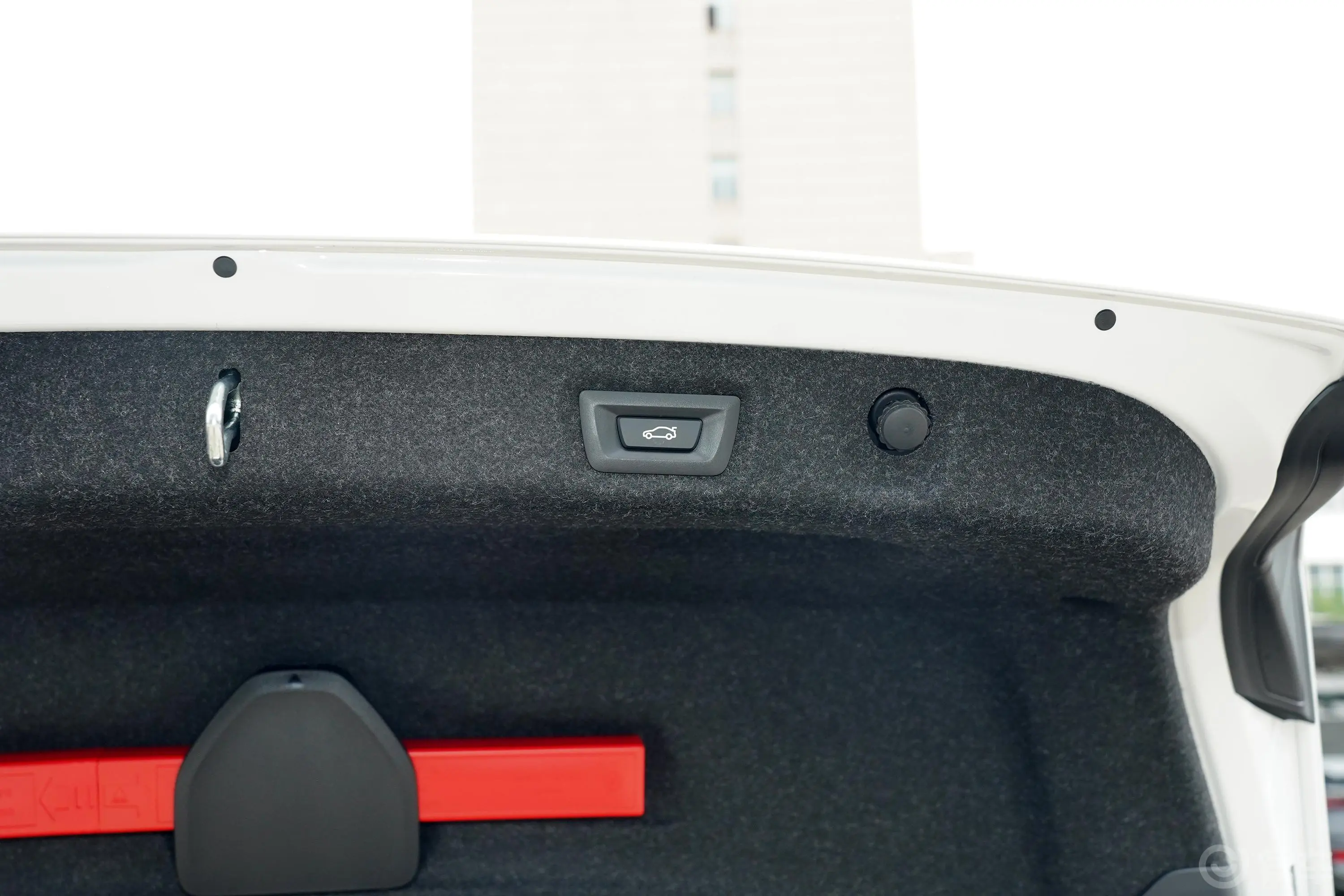 宝马5系525Li 豪华套装电动尾门按键（手动扶手）