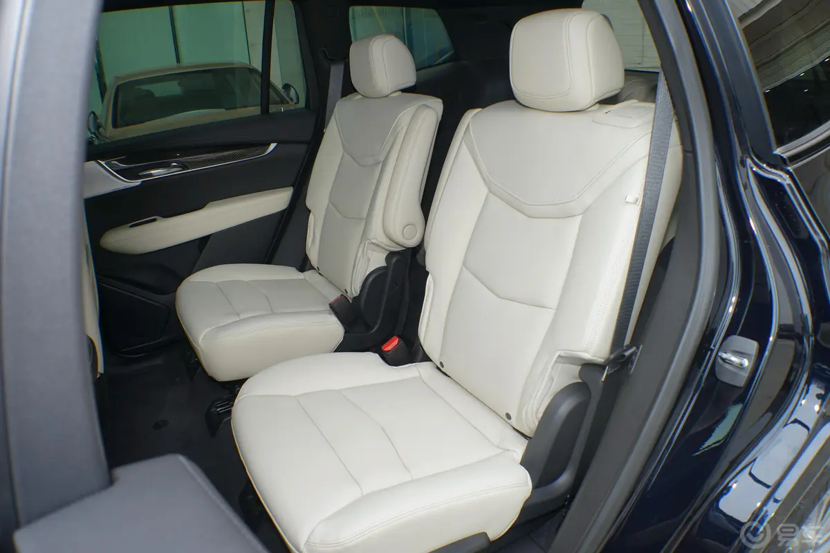 凯迪拉克XT6改款 28T 四驱 领先运动型 6座后排座椅