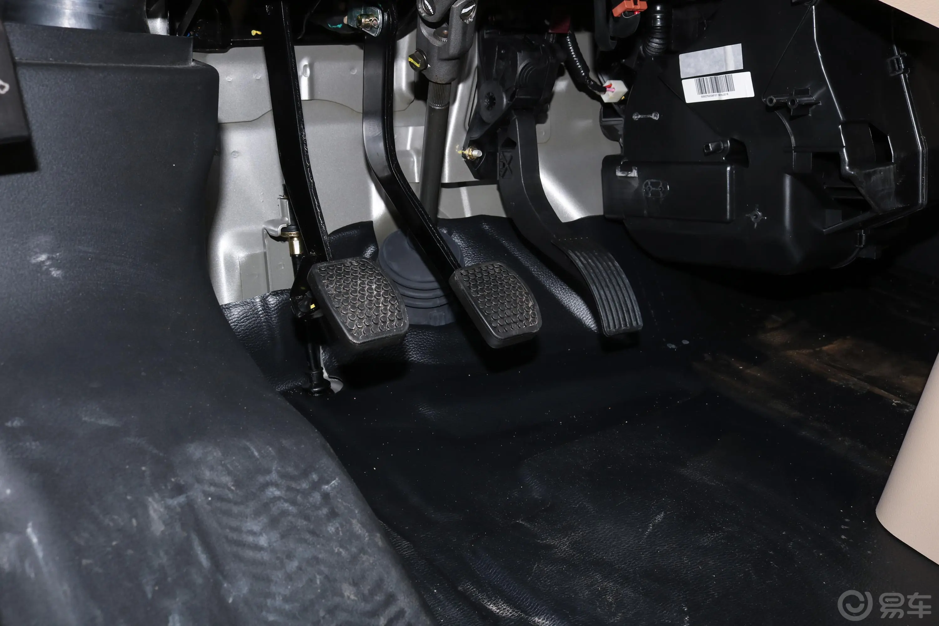 新豹T3载货汽车N1 1.2L 双排单后轮 标准版(4.99米)SC1031TMS6B1 汽油 国Ⅵ脚踏板