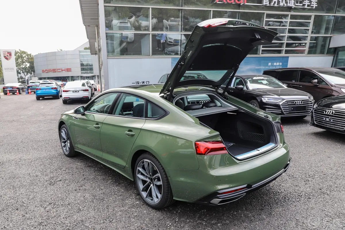 奥迪A5Sportback 45TFSI quattro 臻选动感型空间