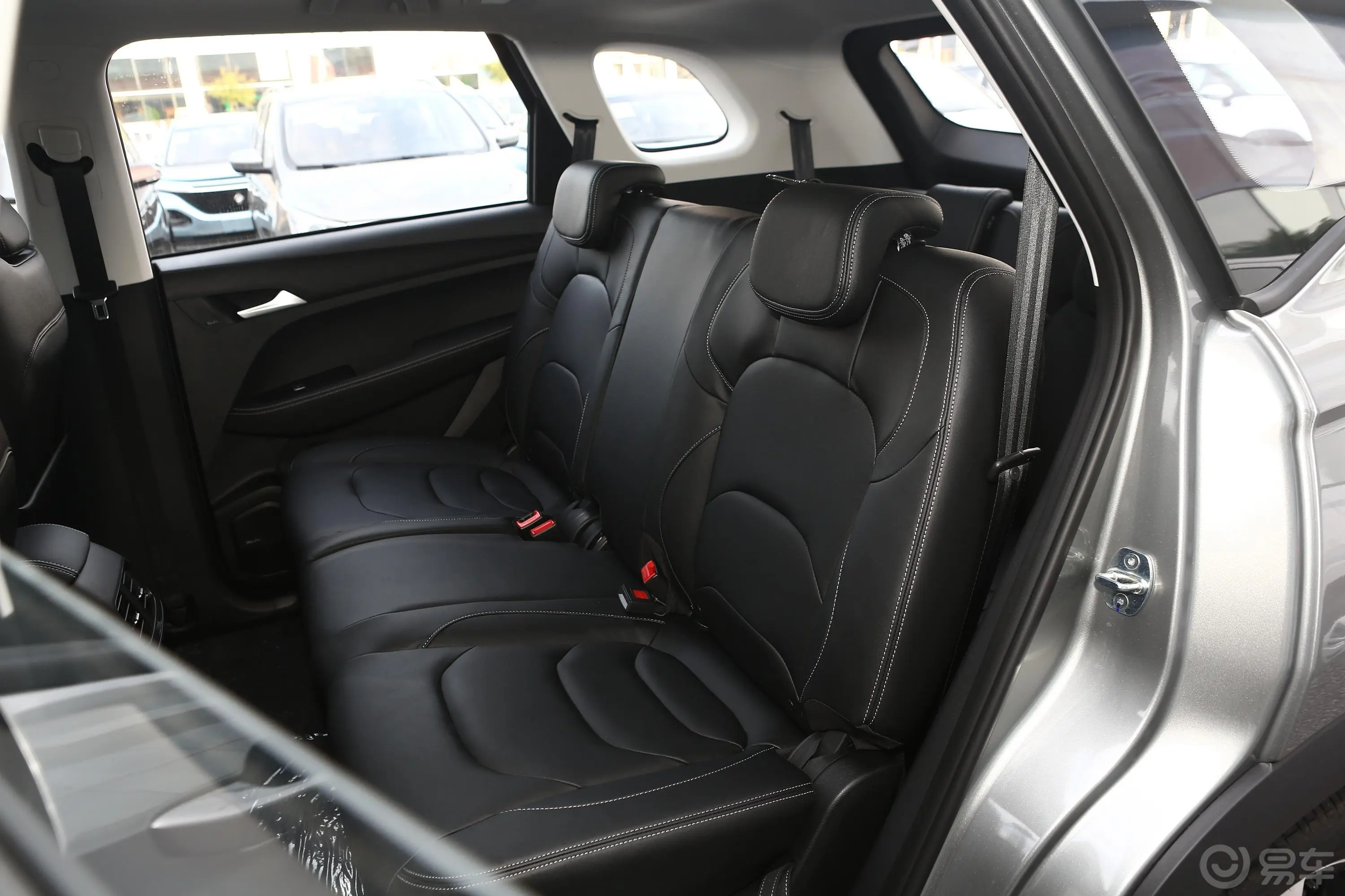 宝骏530全球车周年纪念版 1.5T 手动 尊贵型 7座后排座椅