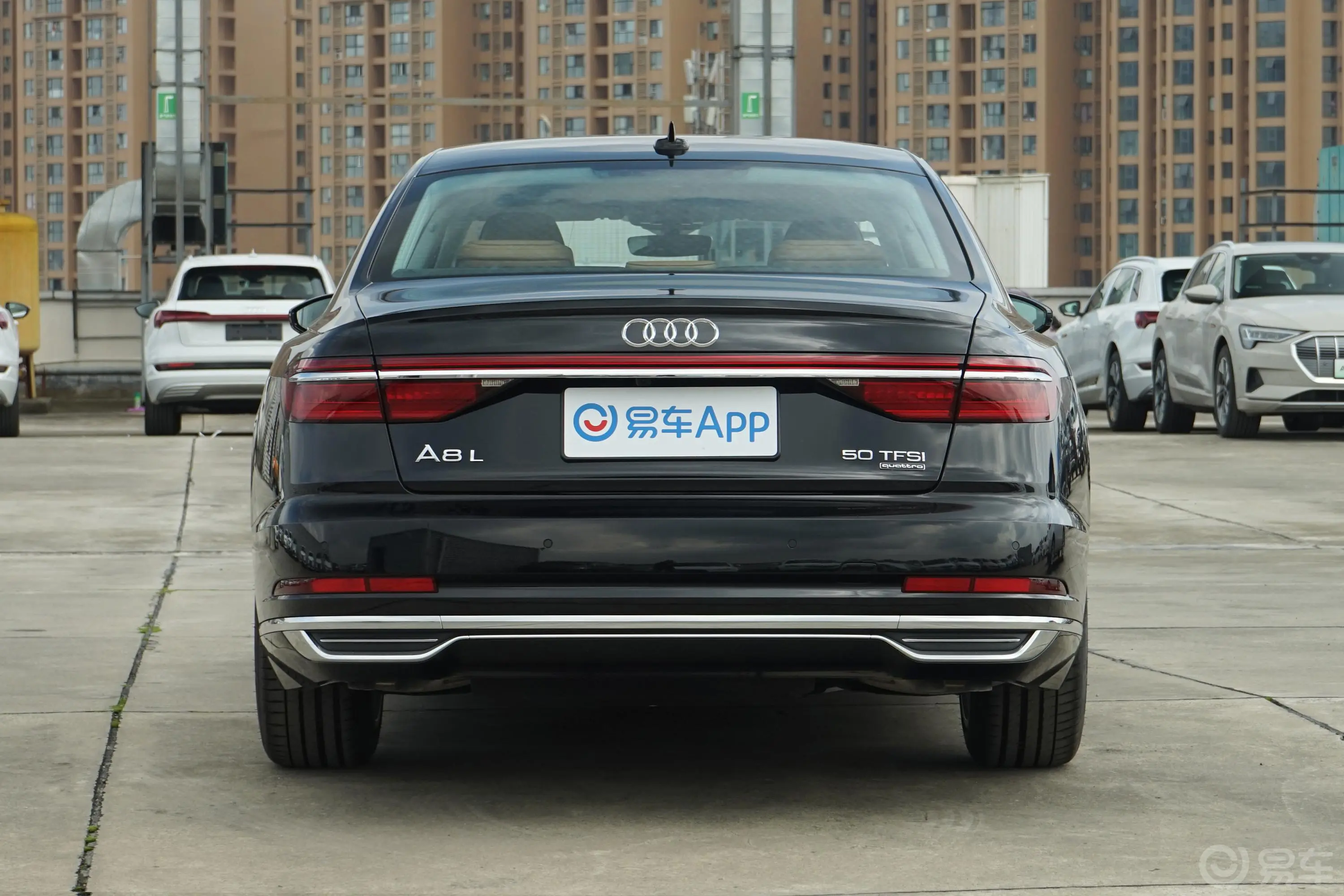 奥迪A8A8L 50 TFSI quattro 舒适型正后水平