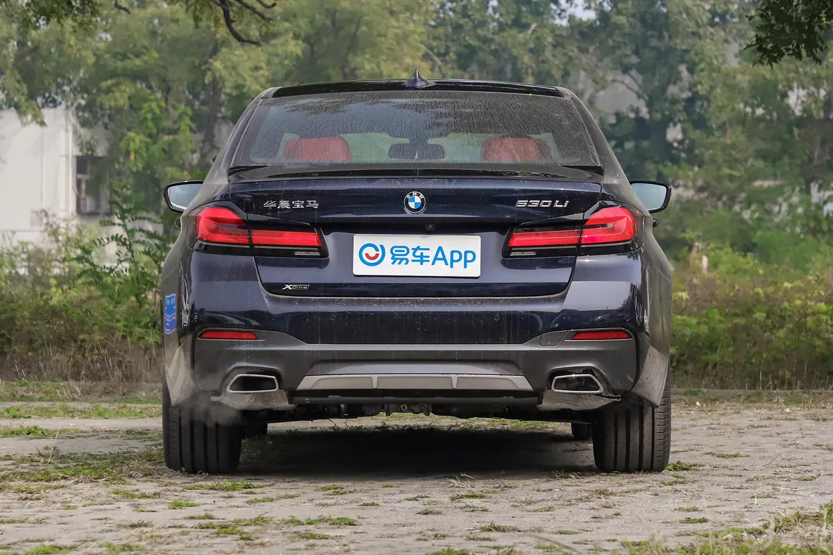 宝马5系530Li xDrive M运动套装正后水平