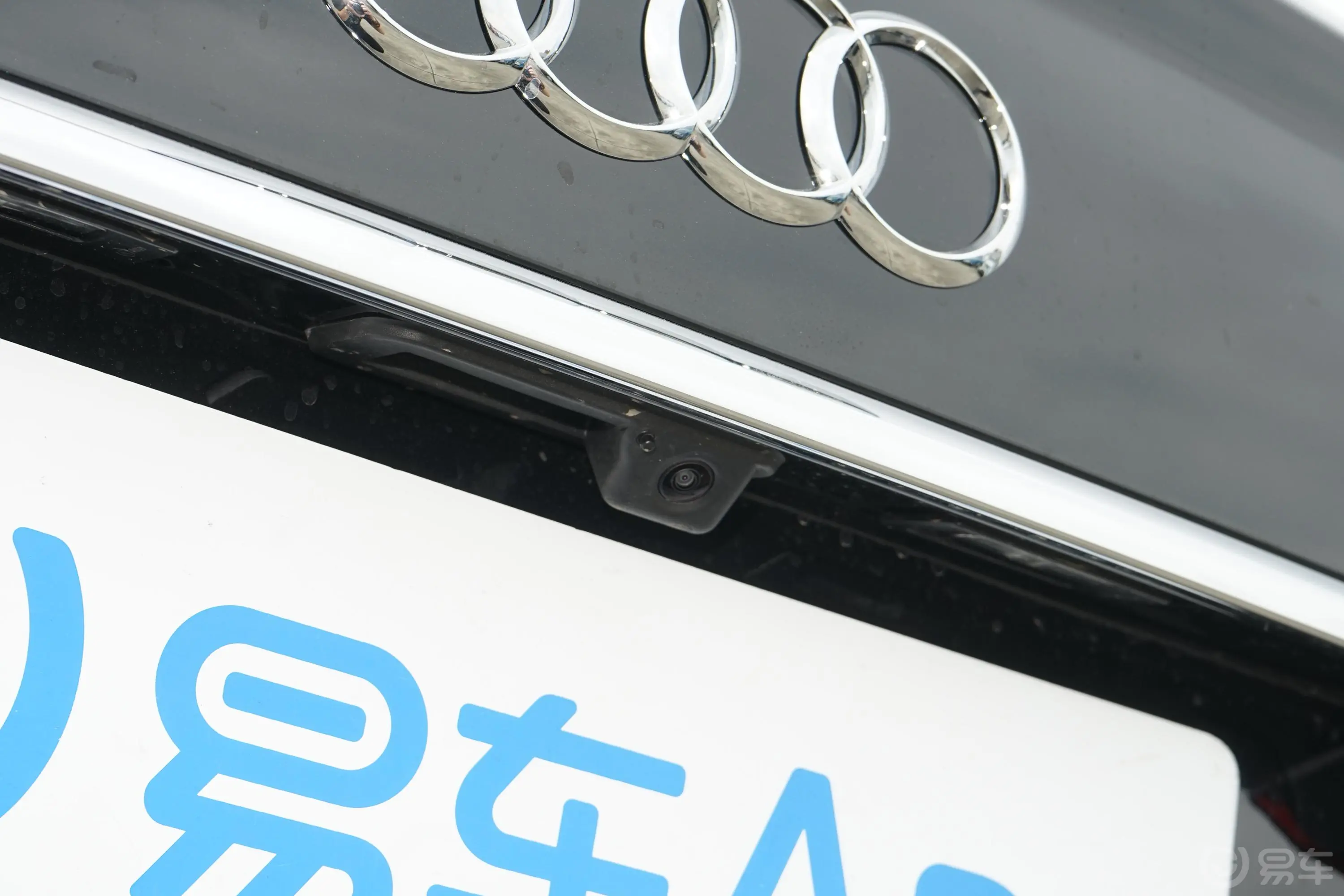 奥迪A6L40 TFSI 豪华动感型外观