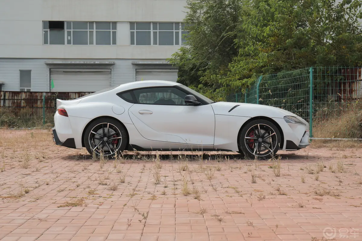 SUPRAGR SUPRA 3.0T 标准型外观