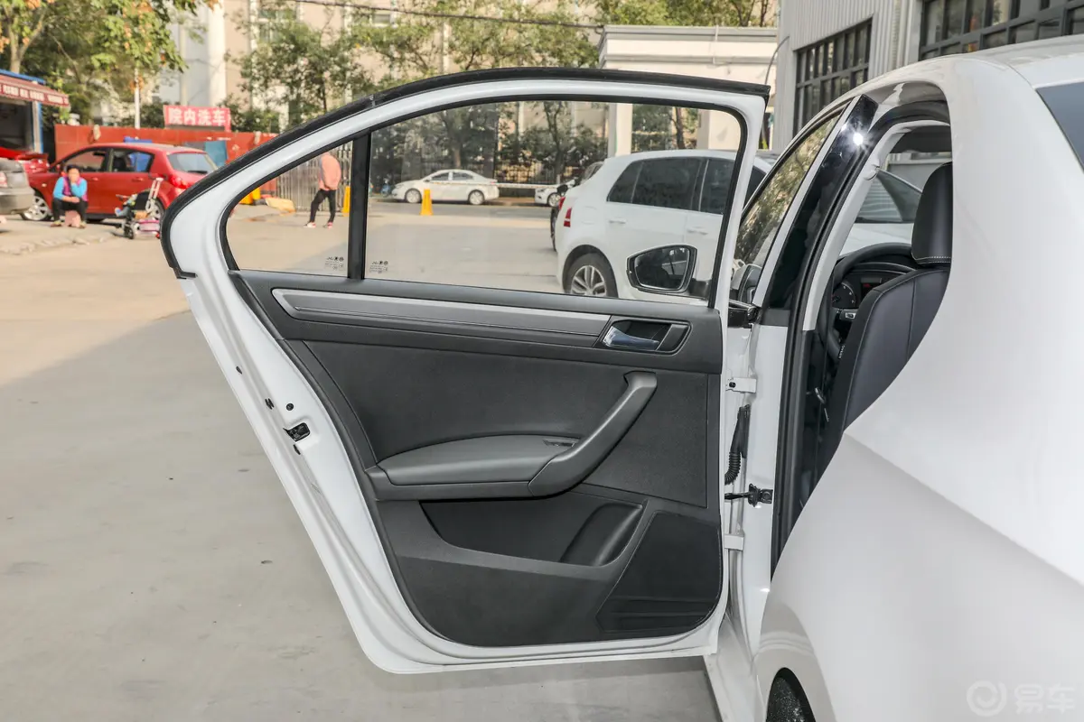 桑塔纳1.5L 手动 舒适版驾驶员侧后车门