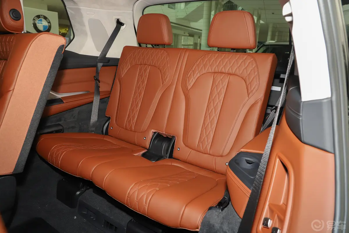 宝马X7xDrive40i 行政型 豪华套装第三排座椅
