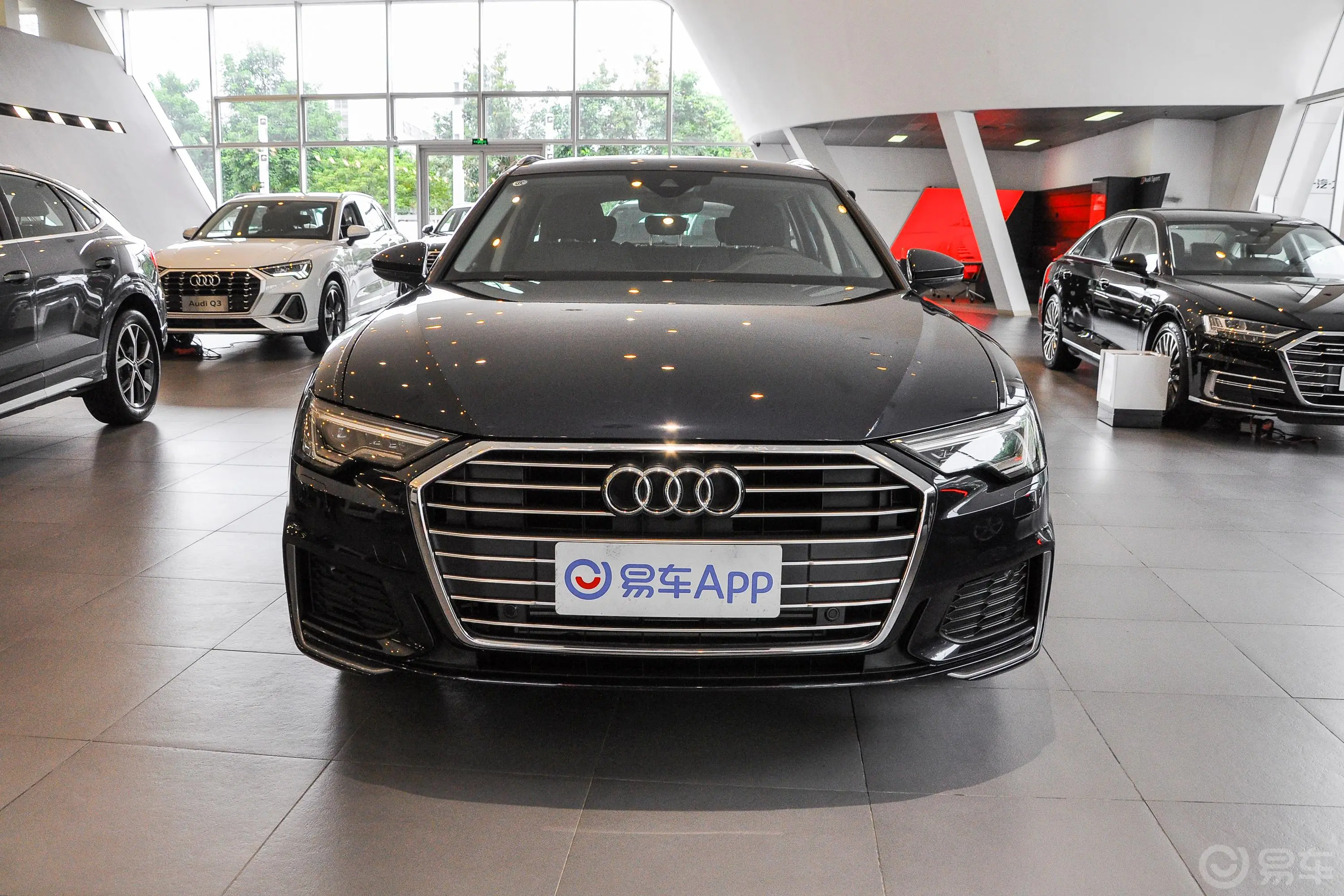 奥迪A6Avant 先锋派 45 TFSI 臻选动感型正前水平