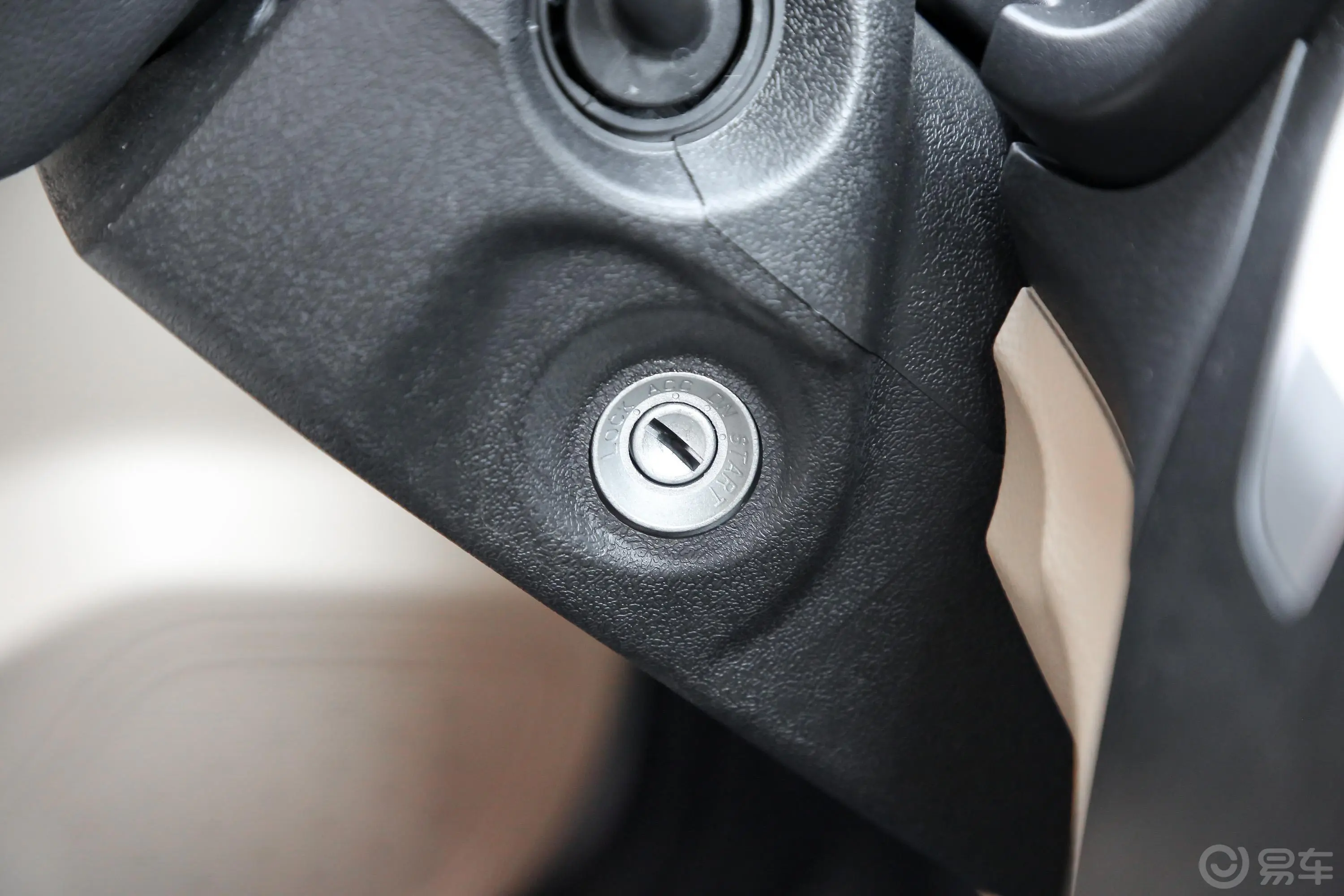 新豹T3载货汽车N1 1.5L 单排单后轮 舒适版（5.13米） SC1031TMD6A1 汽油 国VI钥匙孔或一键启动按键