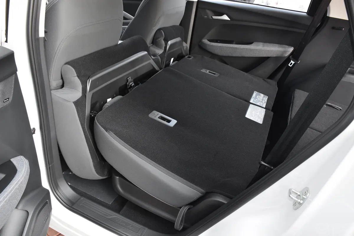 宝骏530全球车周年纪念版 1.5T 手动 舒适型 7座空间