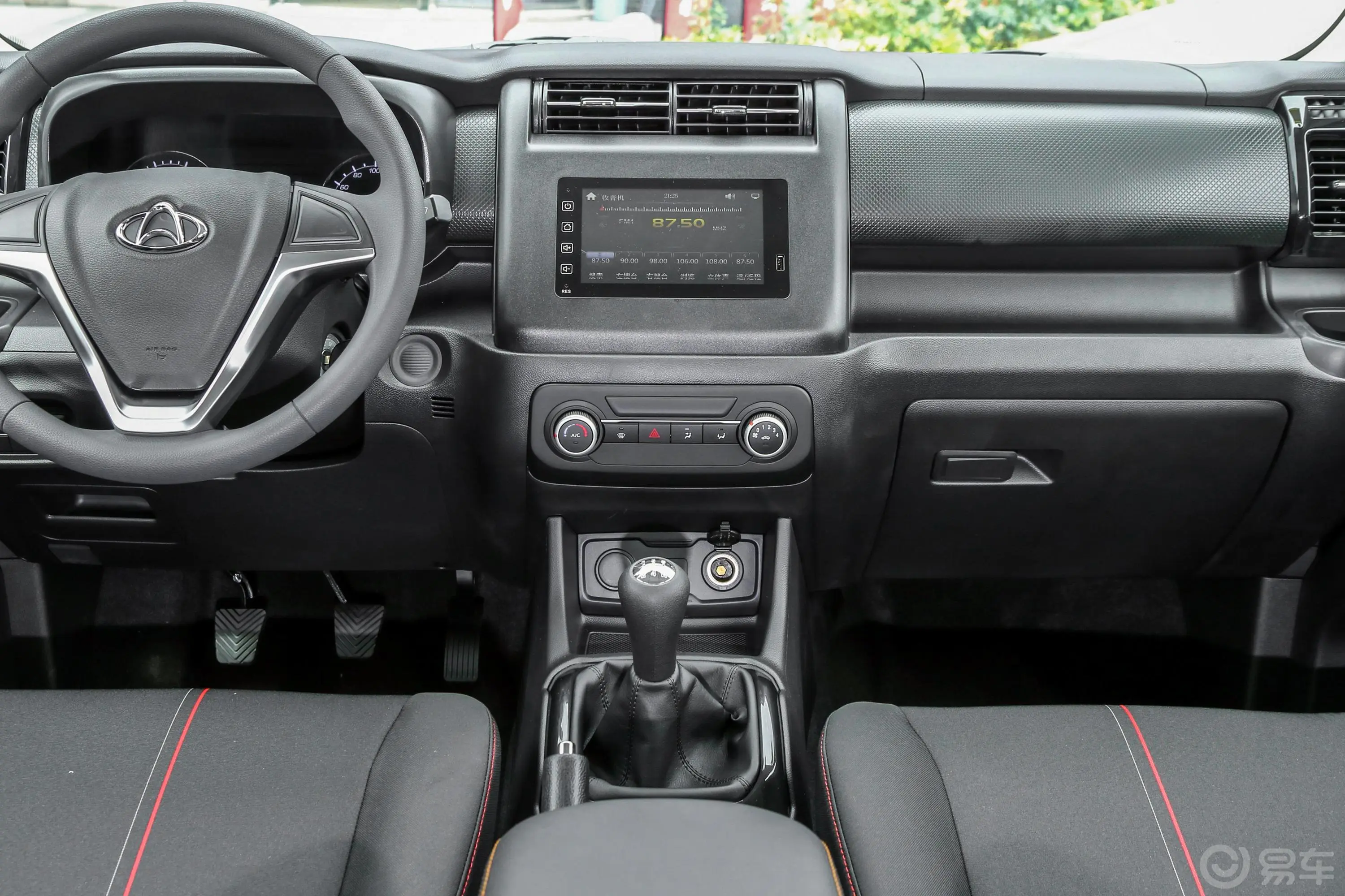 长安欧尚X70A改款 1.5L 手动 舒适型中控台整体